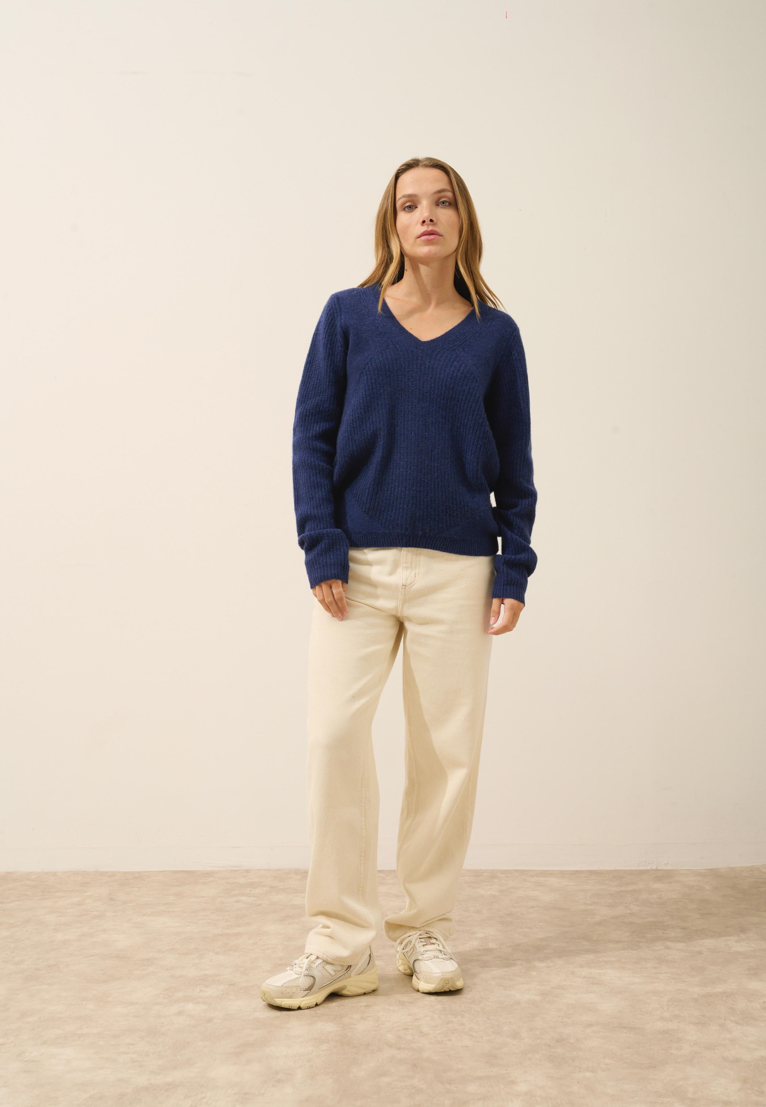 AMRITA pull col v bleu nuit