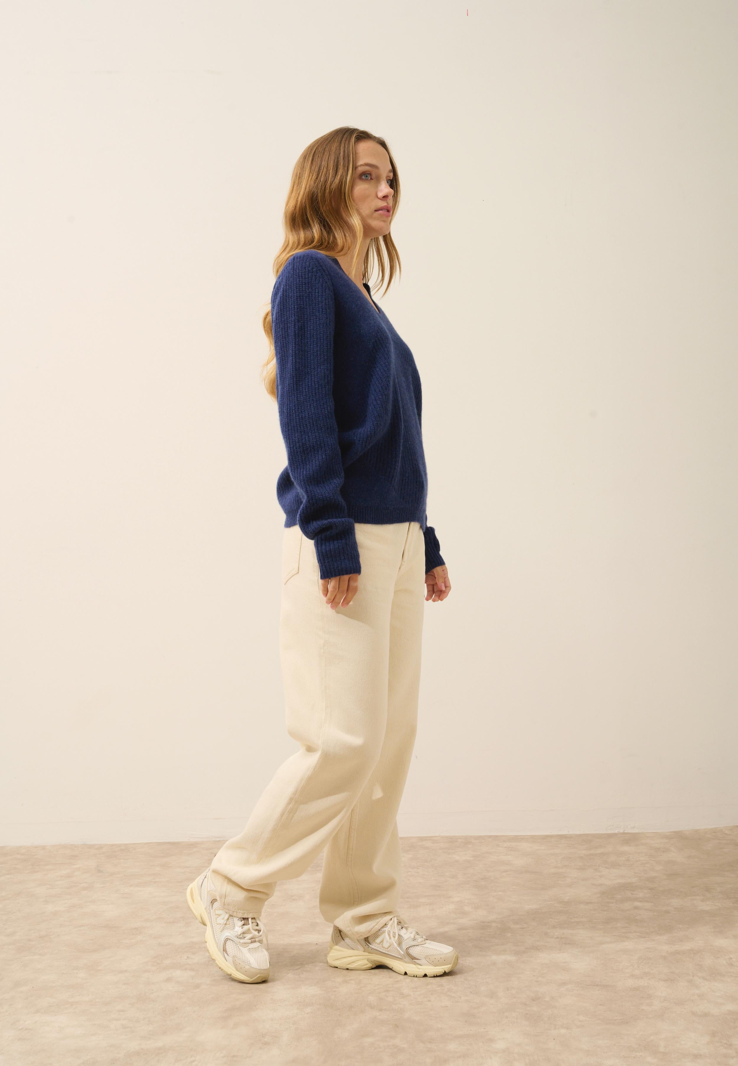 AMRITA pull col v bleu nuit