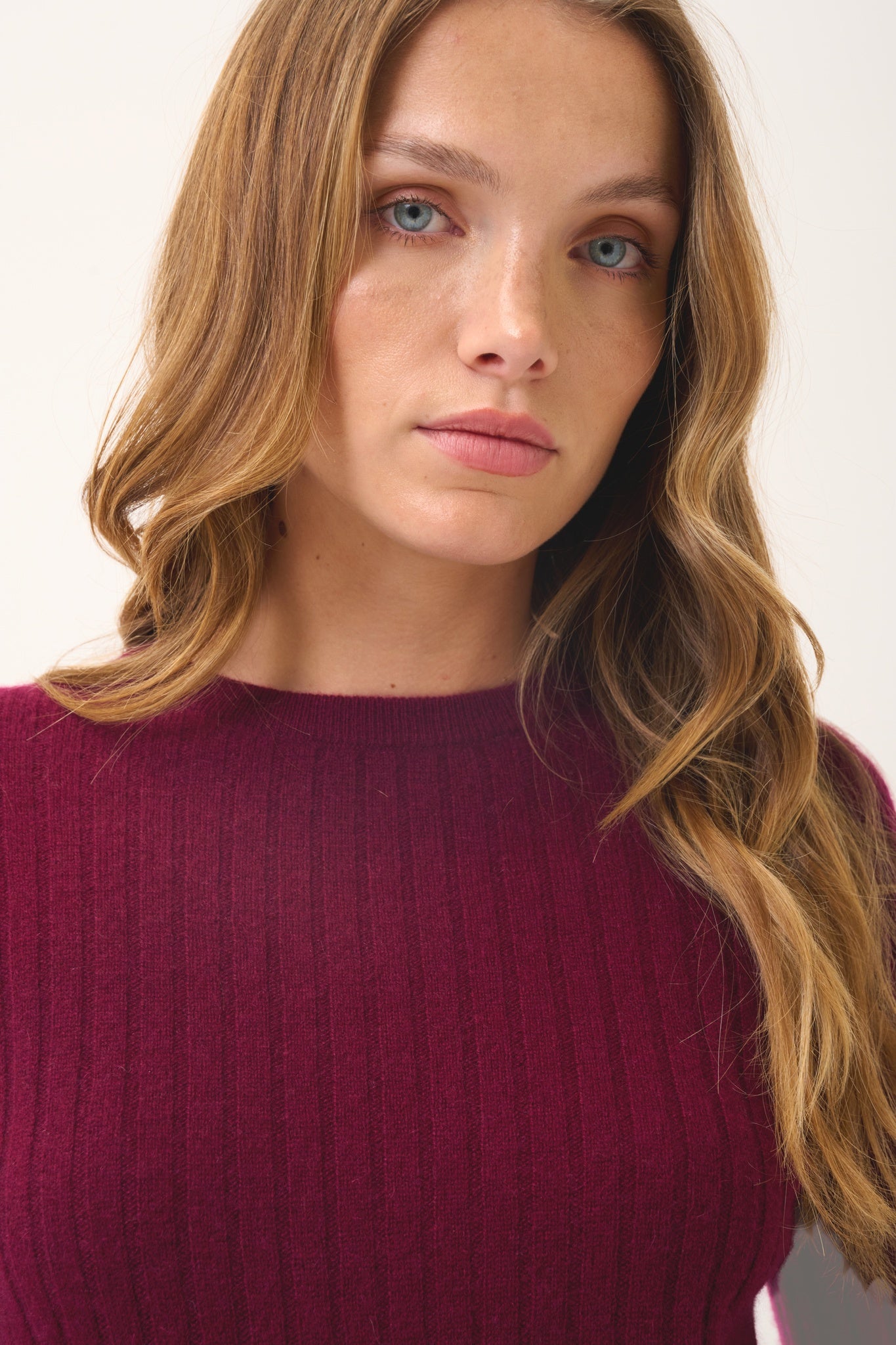 AVANA pull col rond bordeaux