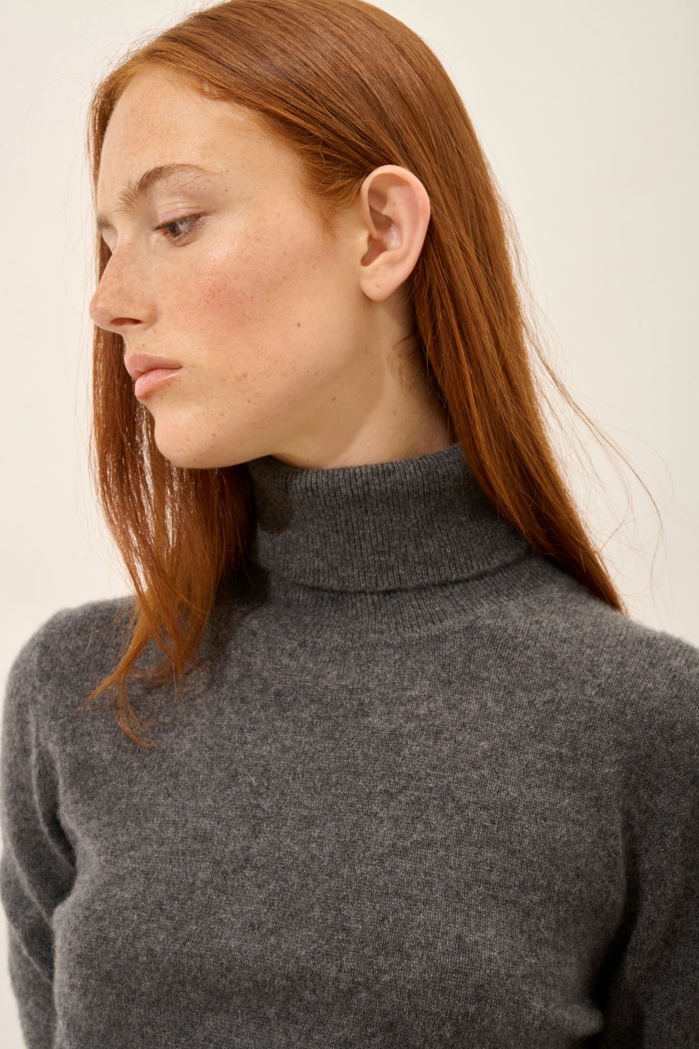 AVA pull col roulé anthracite chiné