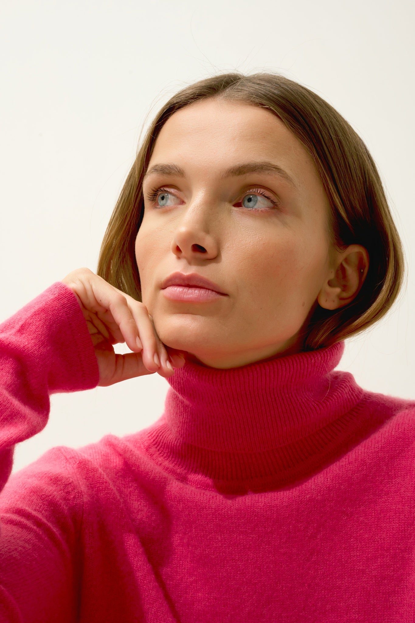 AVA pull col roulé fraise