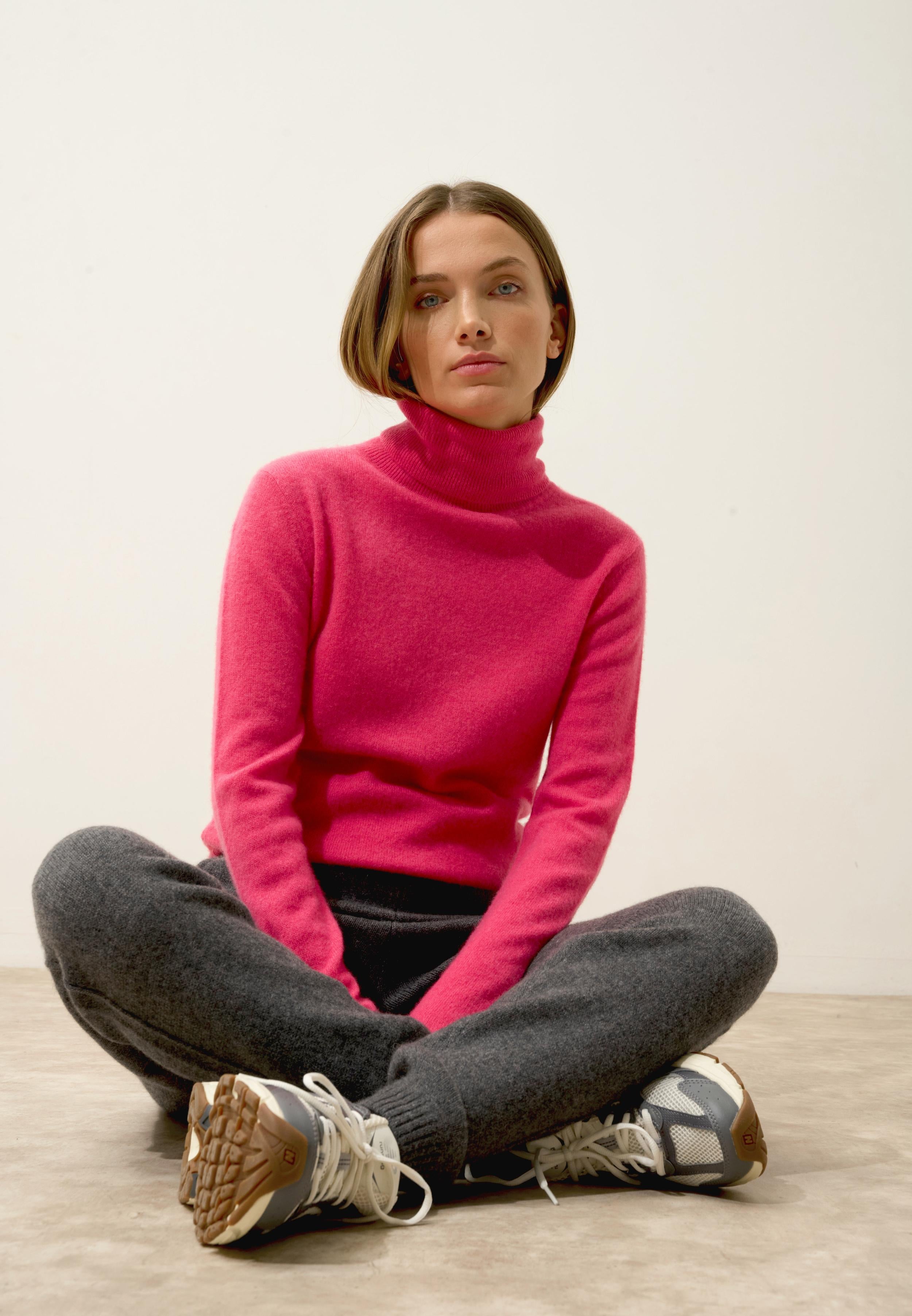 AVA pull col roulé fraise
