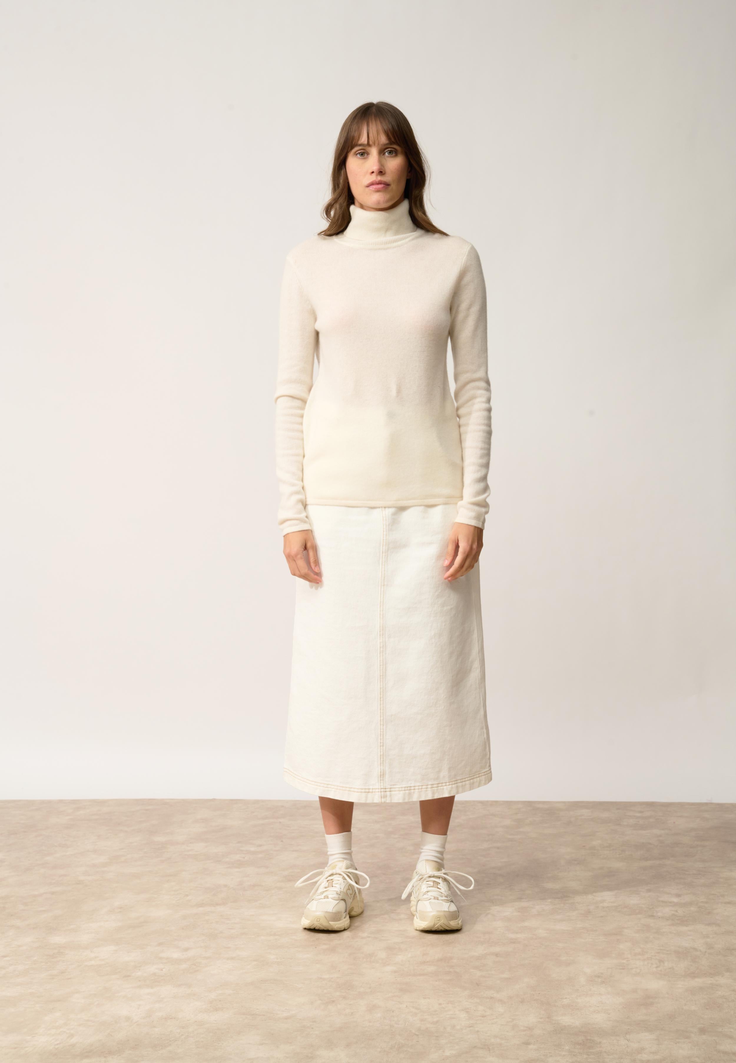 AVA pull col roulé ivoire