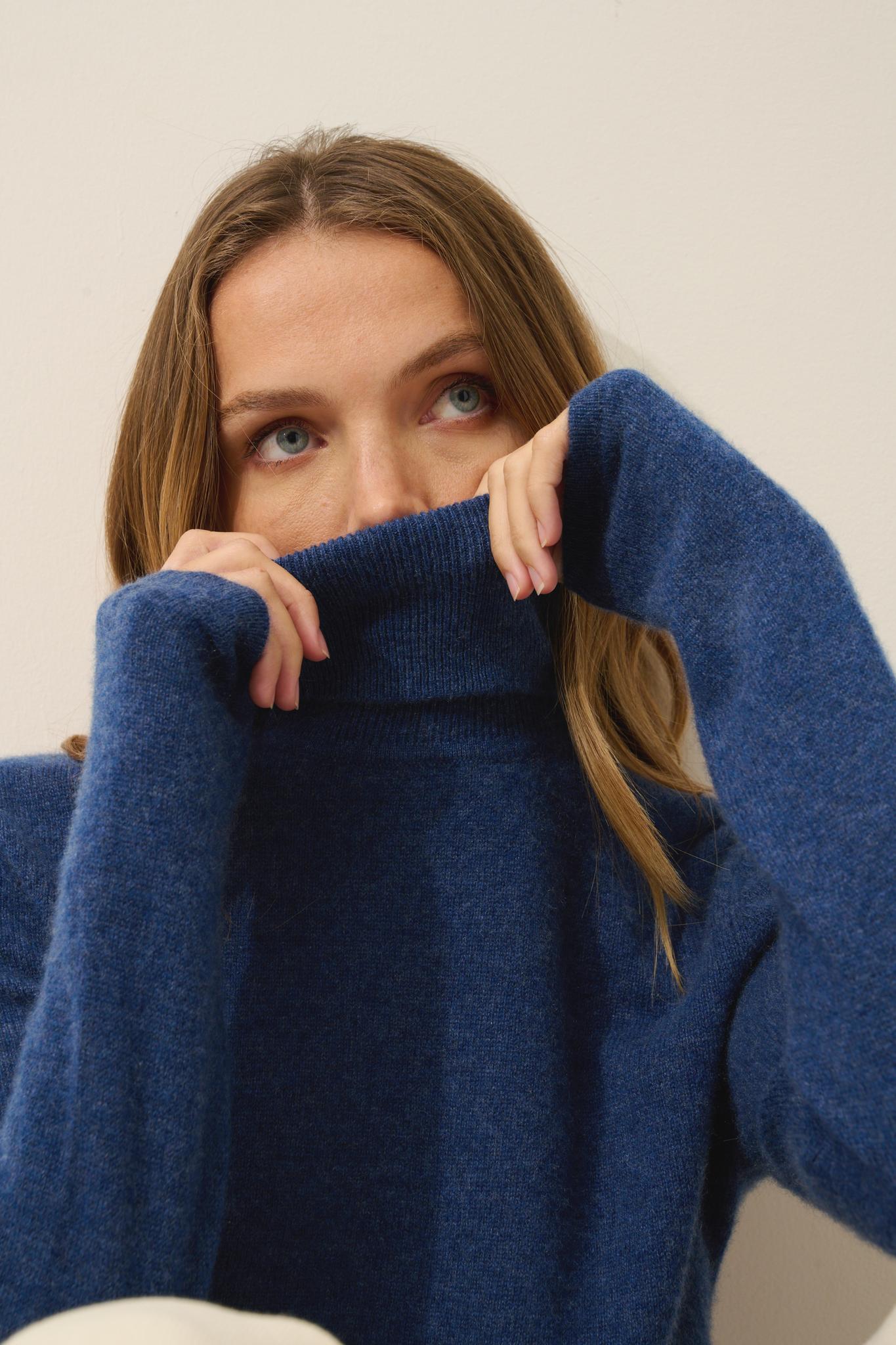 AVA pull col roulé ocean chiné