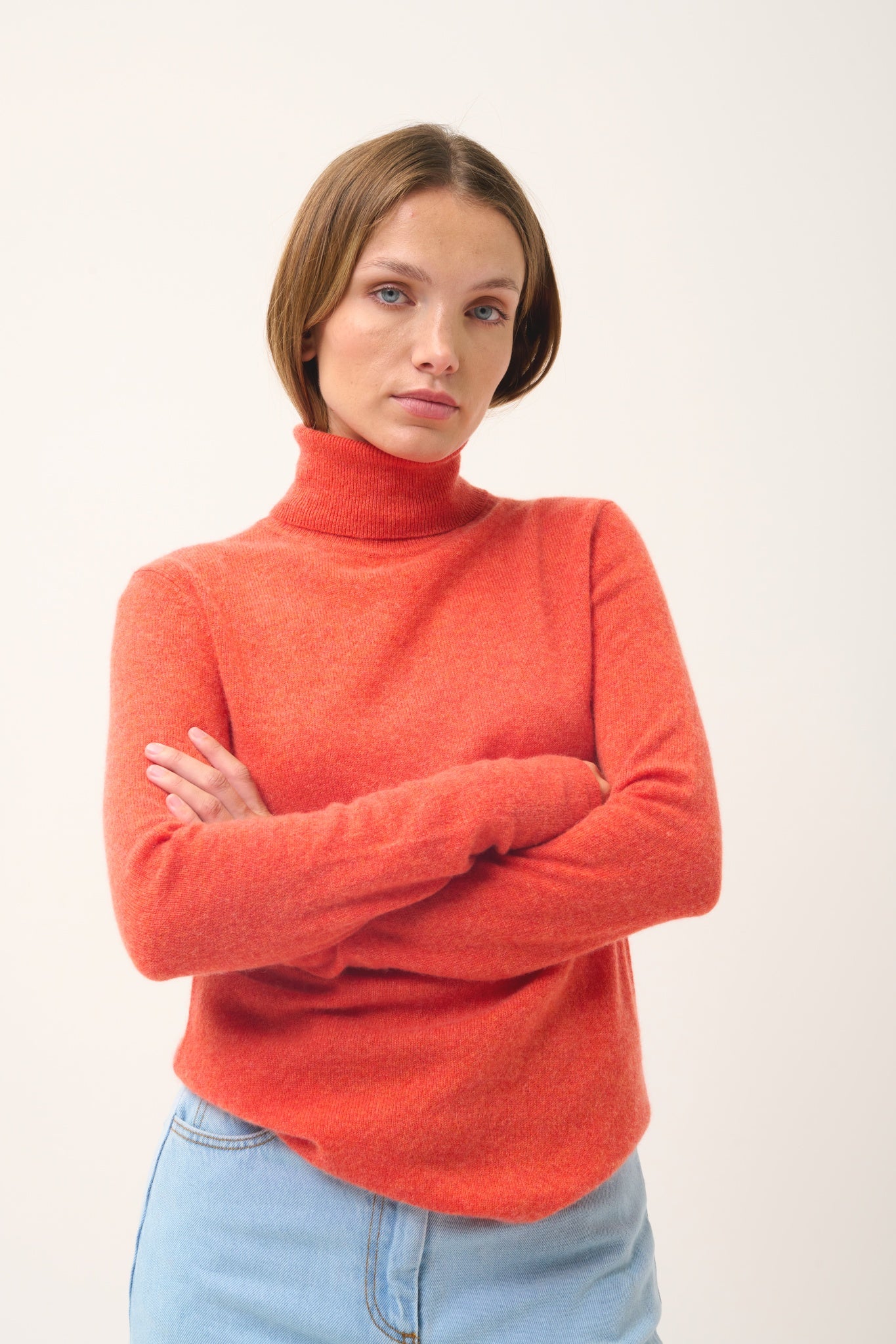 AVA pull col roulé orange chiné