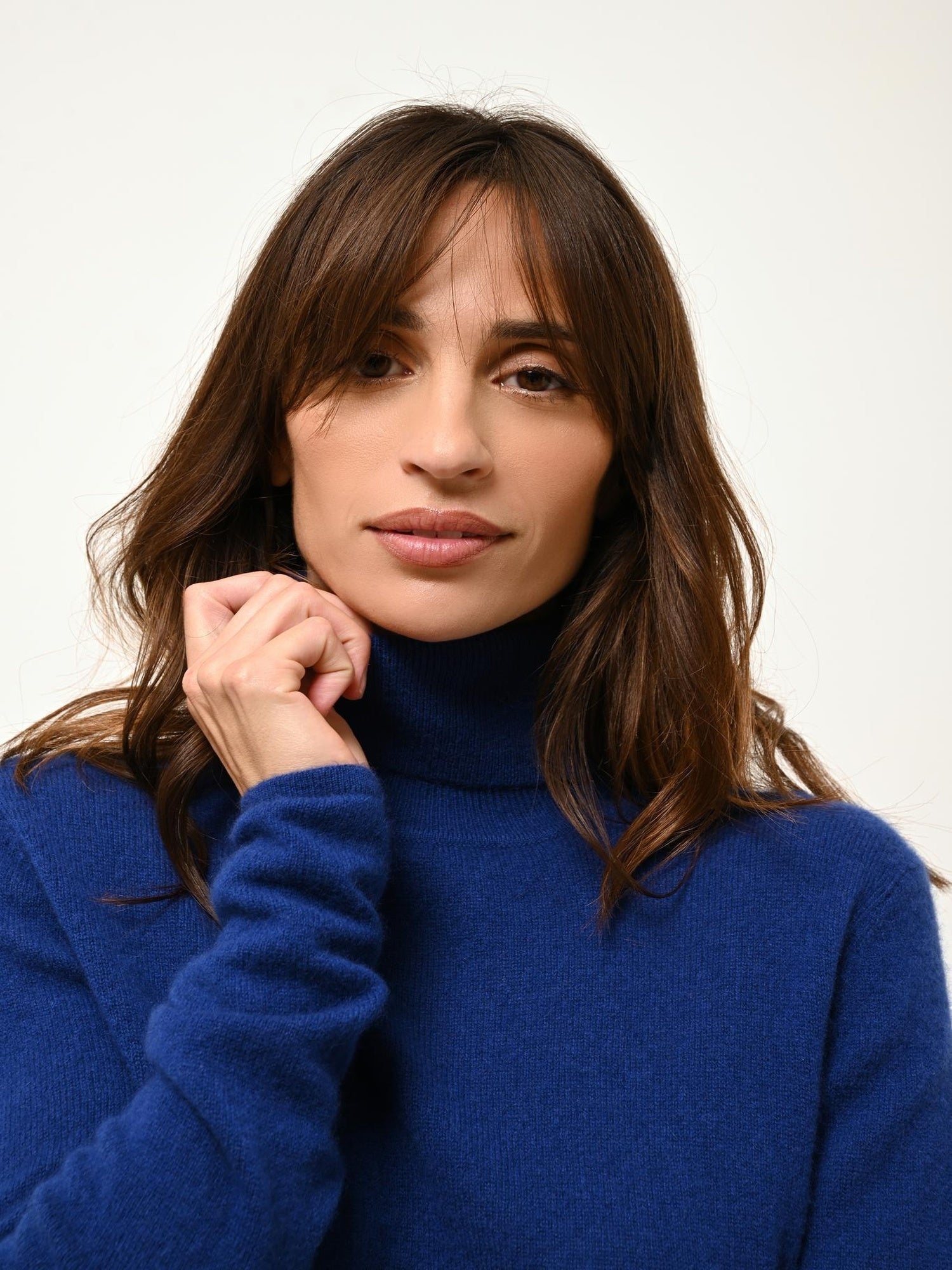 AVA pull col roulé outremer