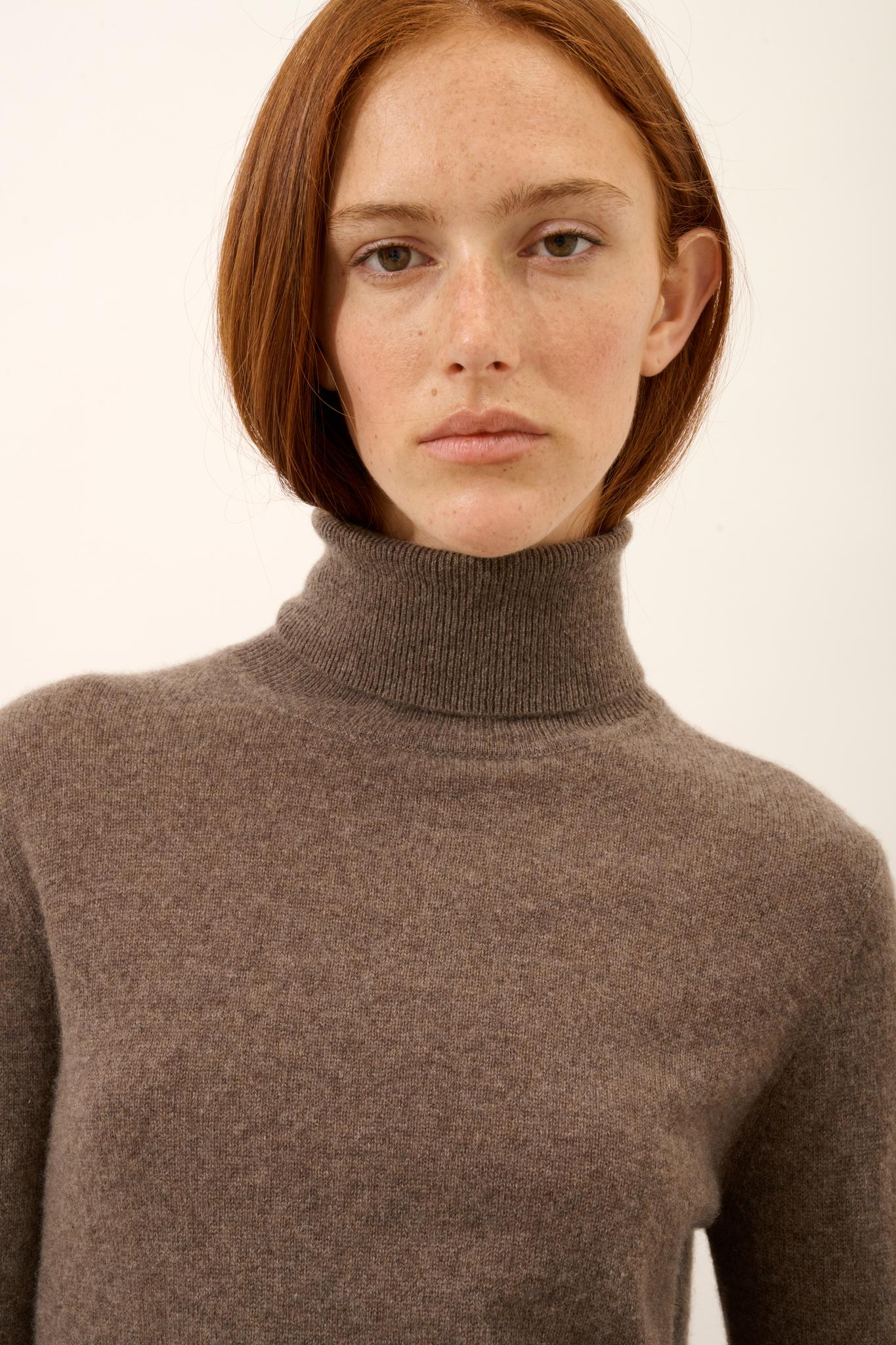 AVA pull col roulé taupe chiné