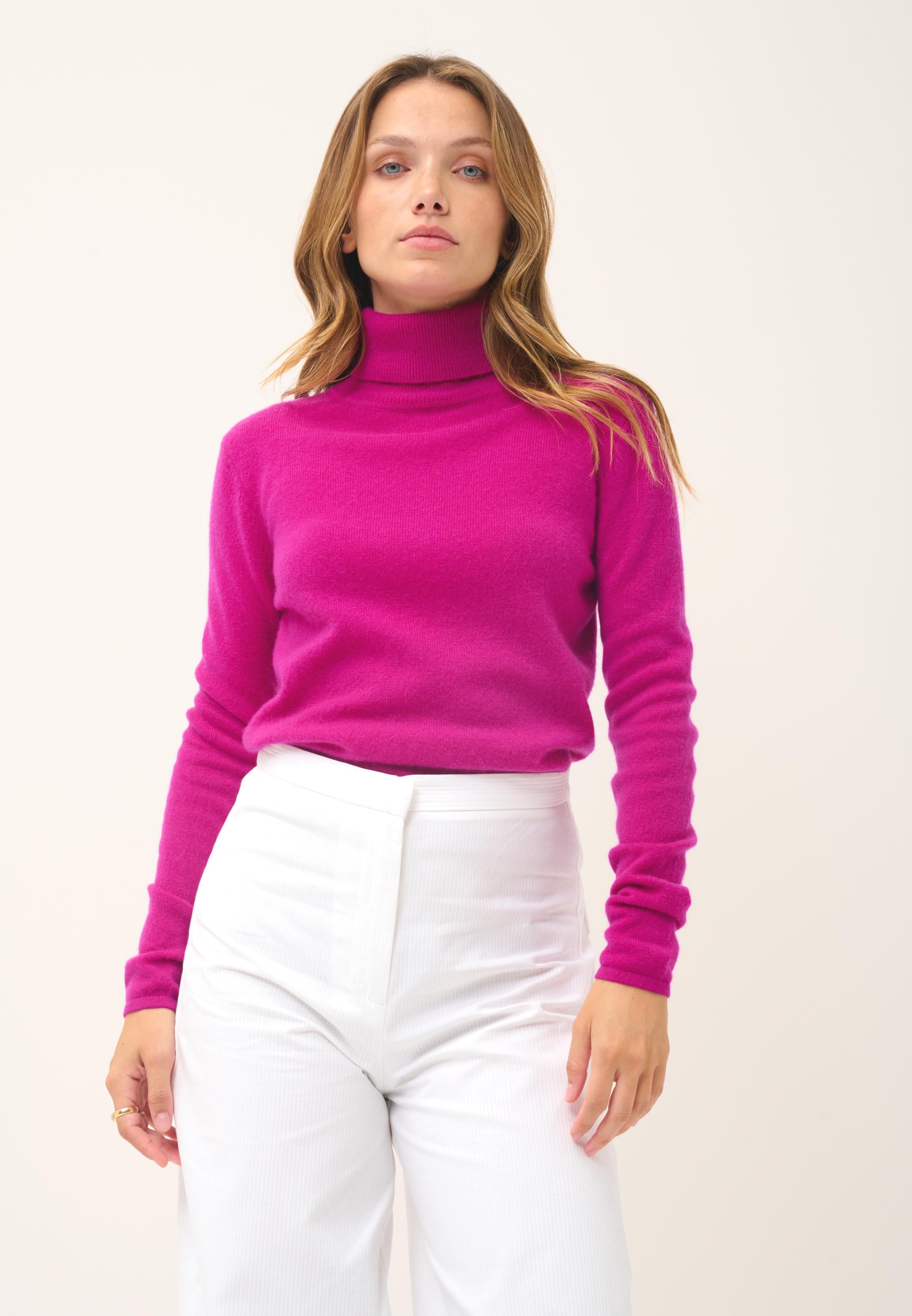 AVA pull col roulé violine