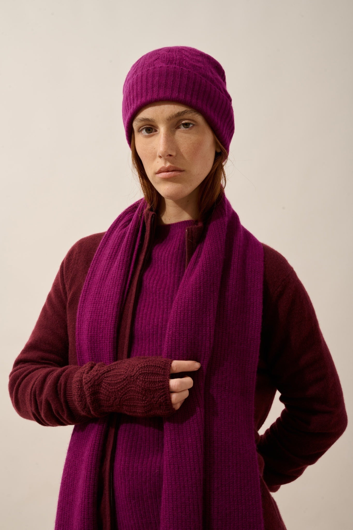 BALE mittens, 6-ply, blackberry