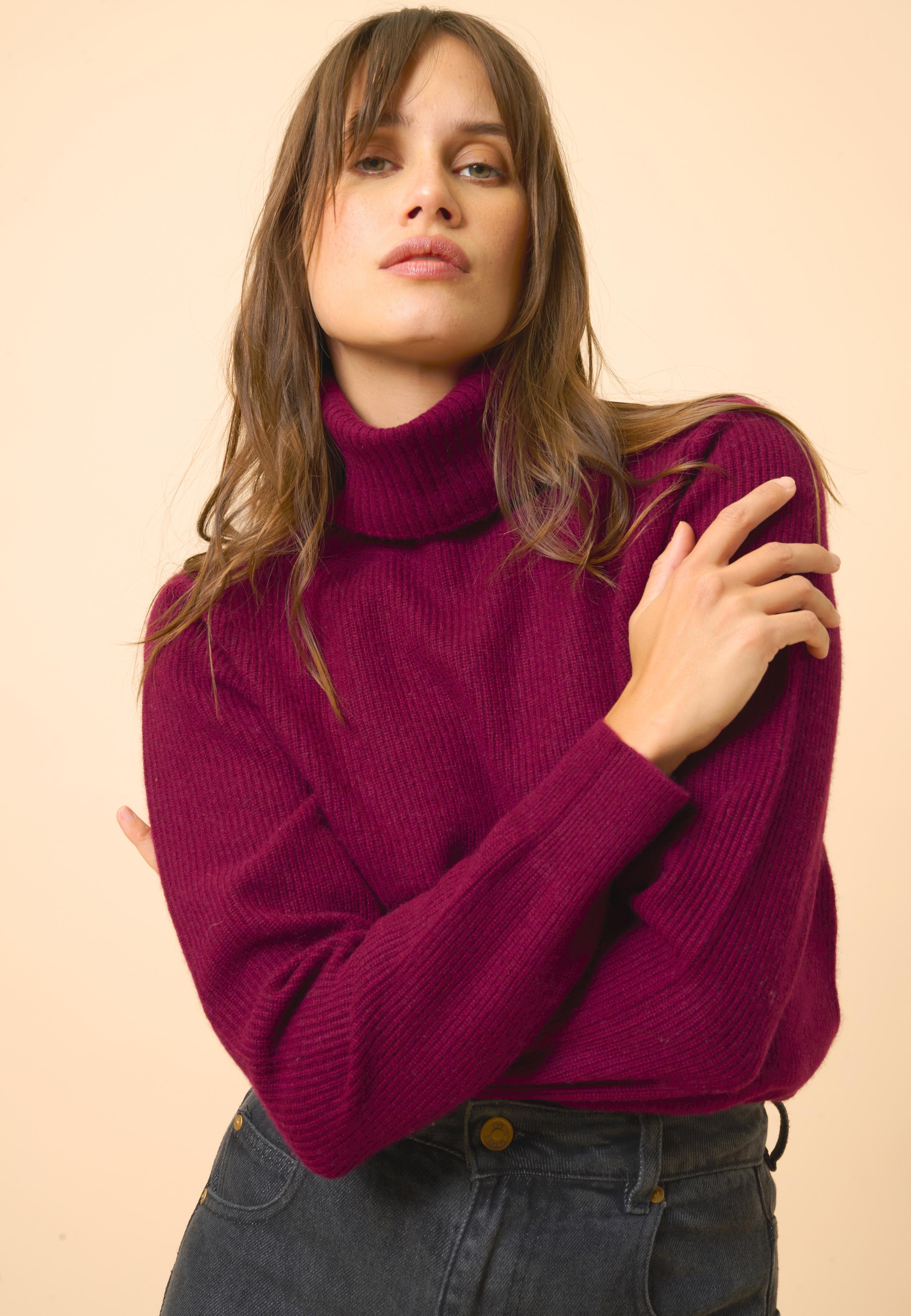 BILLY pull col roulé bordeaux