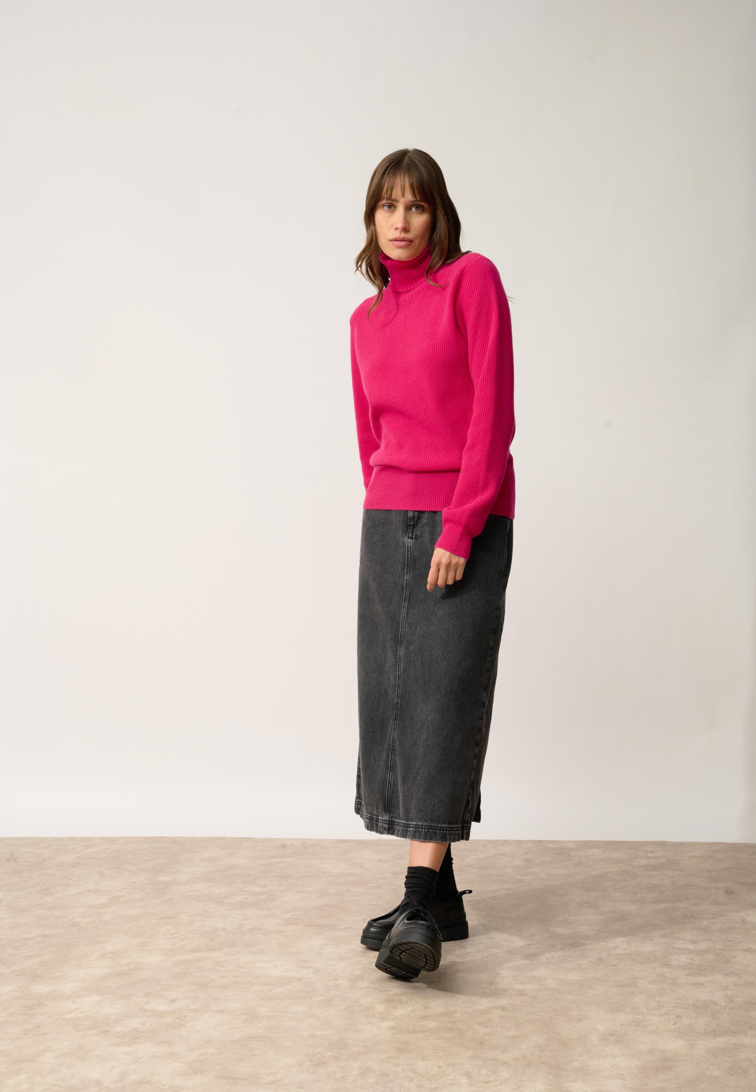 BILLY fuchsia turtleneck sweater