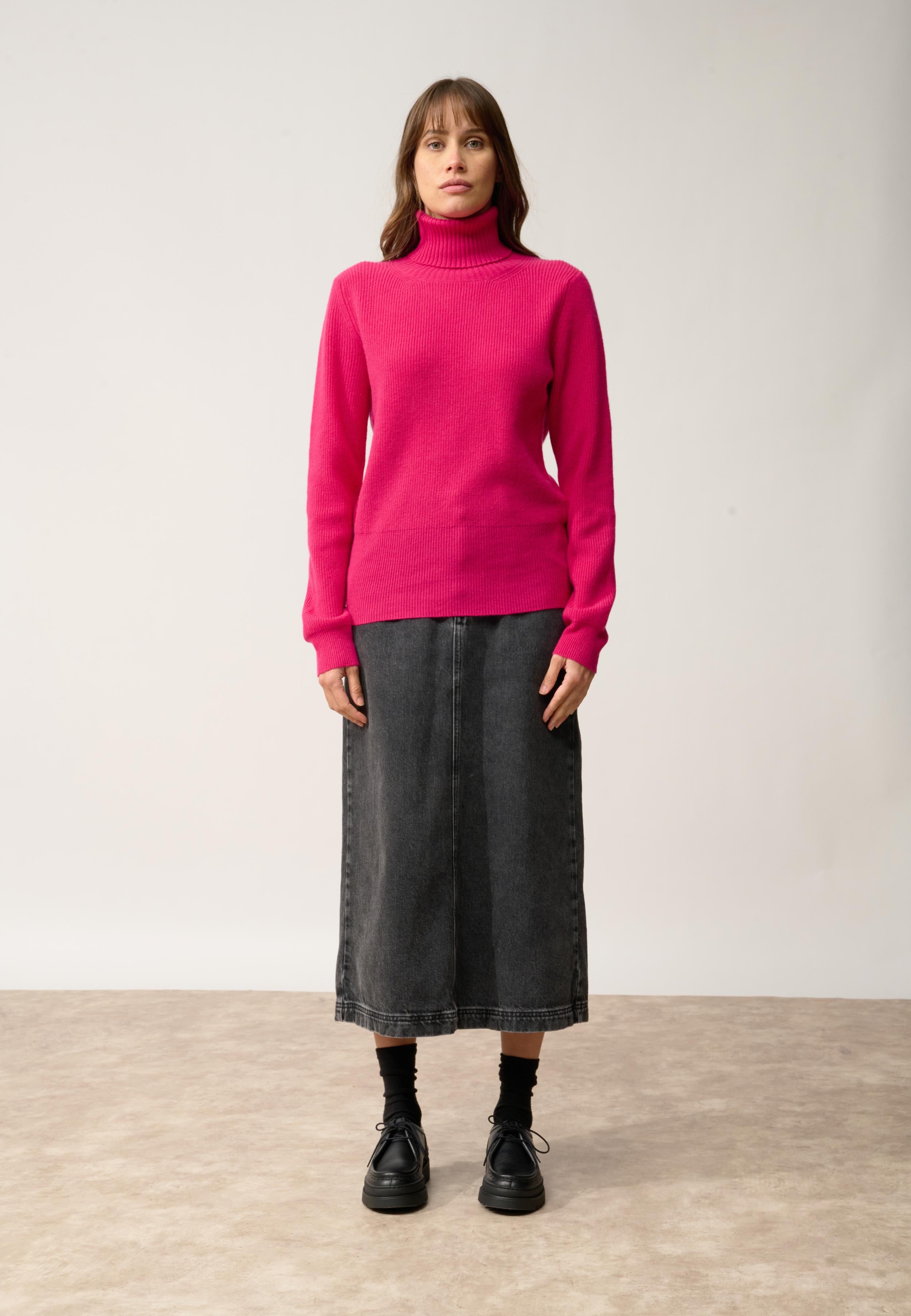 BILLY fuchsia turtleneck sweater