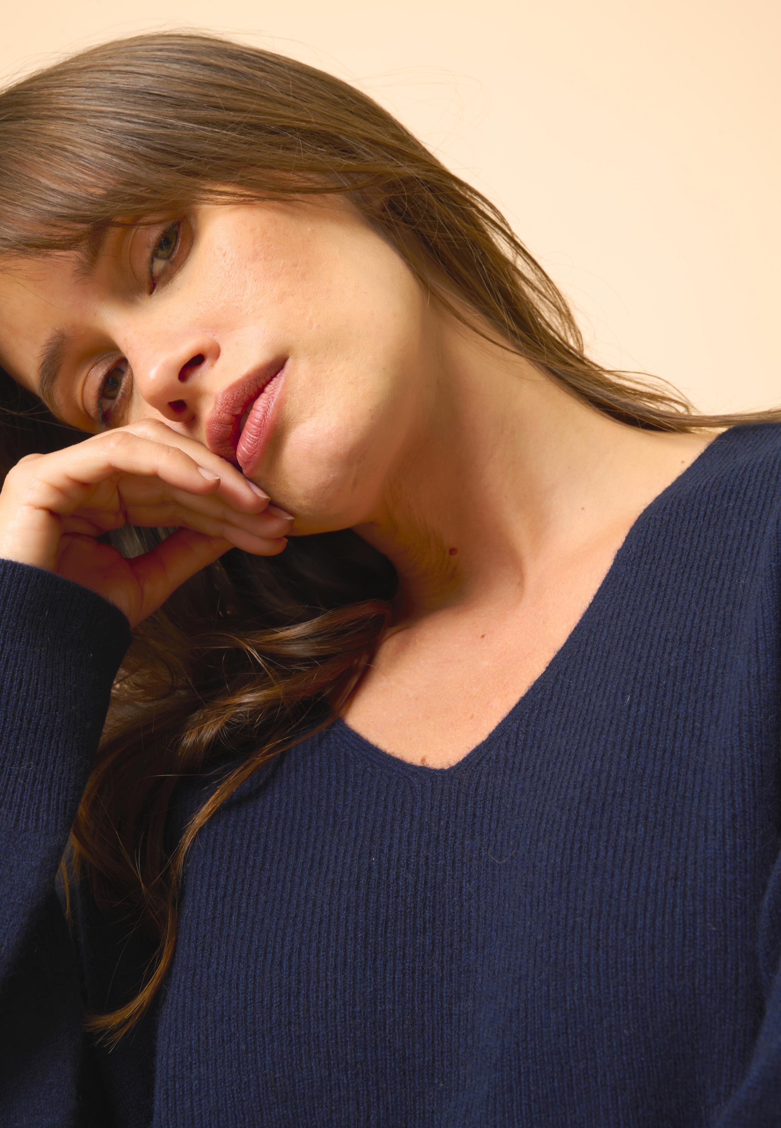 BIRSE v-neck sweater navy