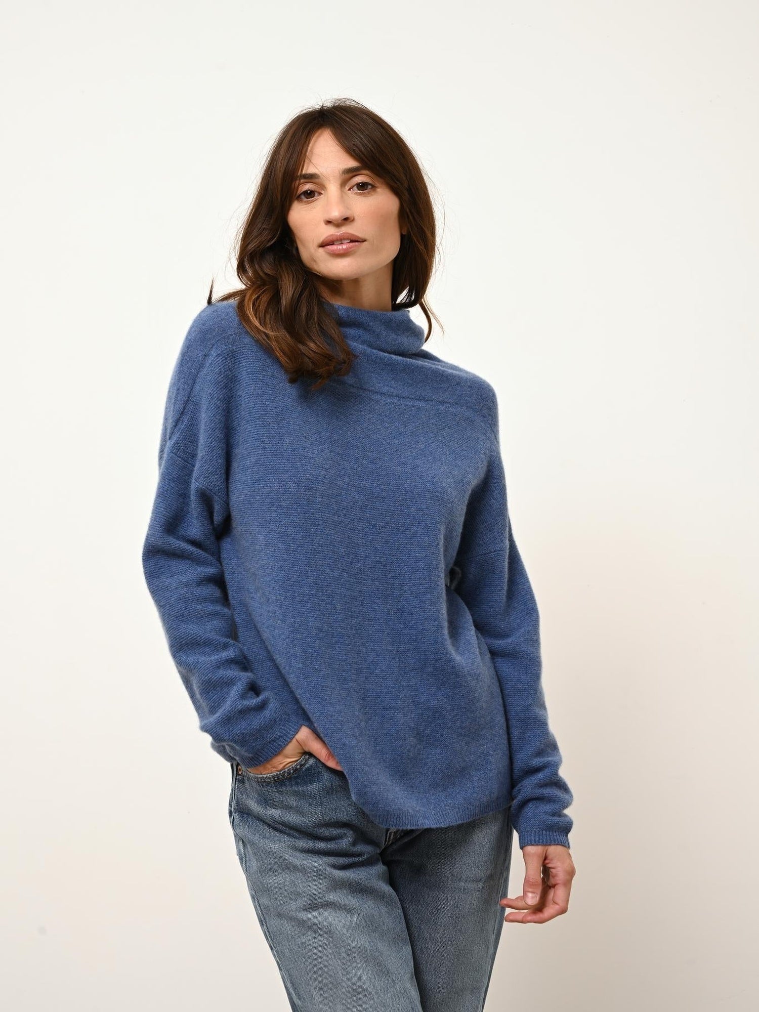 BLANTYRE pull col roulé bleu denim