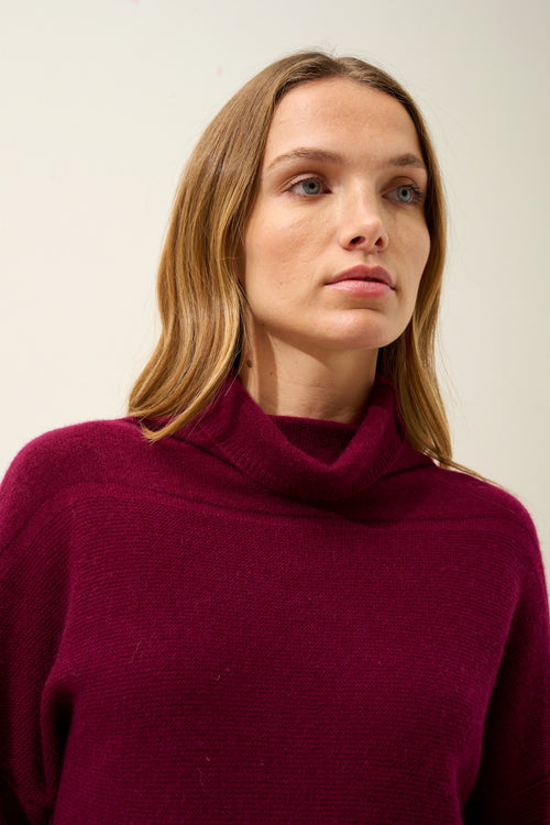 BLANTYRE pull col roulé bordeaux