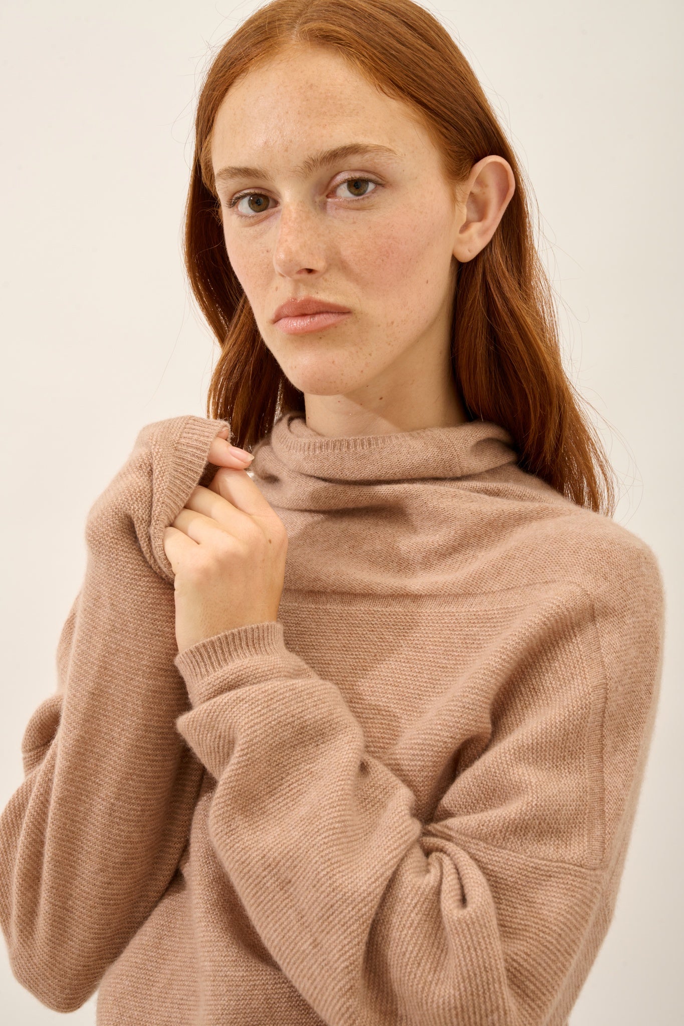 BLANTYRE pull col roulé camel chiné