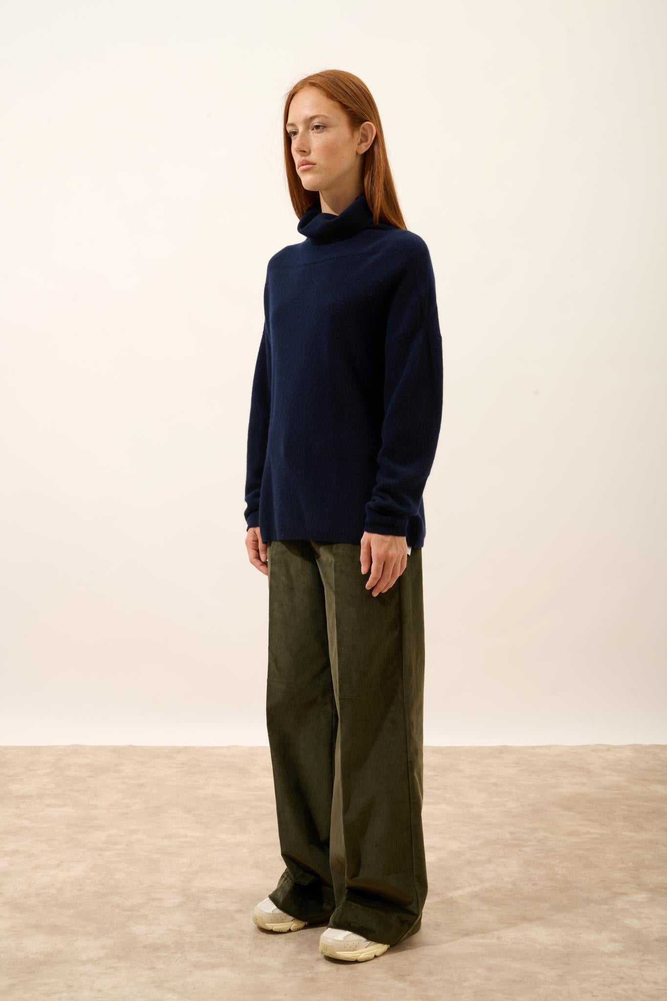BLANTYRE navy turtleneck sweater