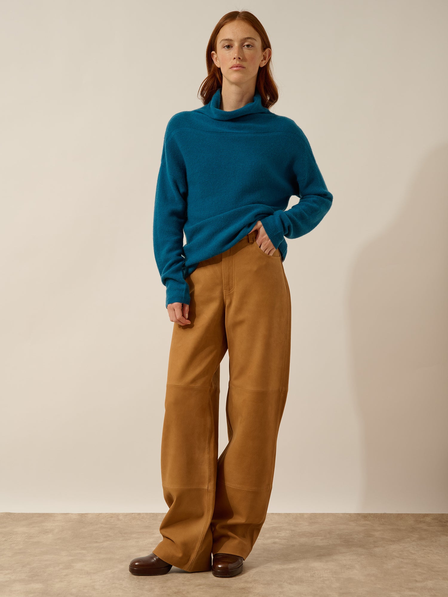 BLANTYRE pull col roulé paon
