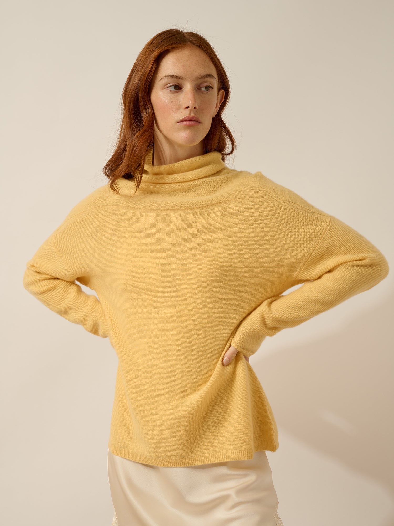 BLANTYRE pull col roulé vanille