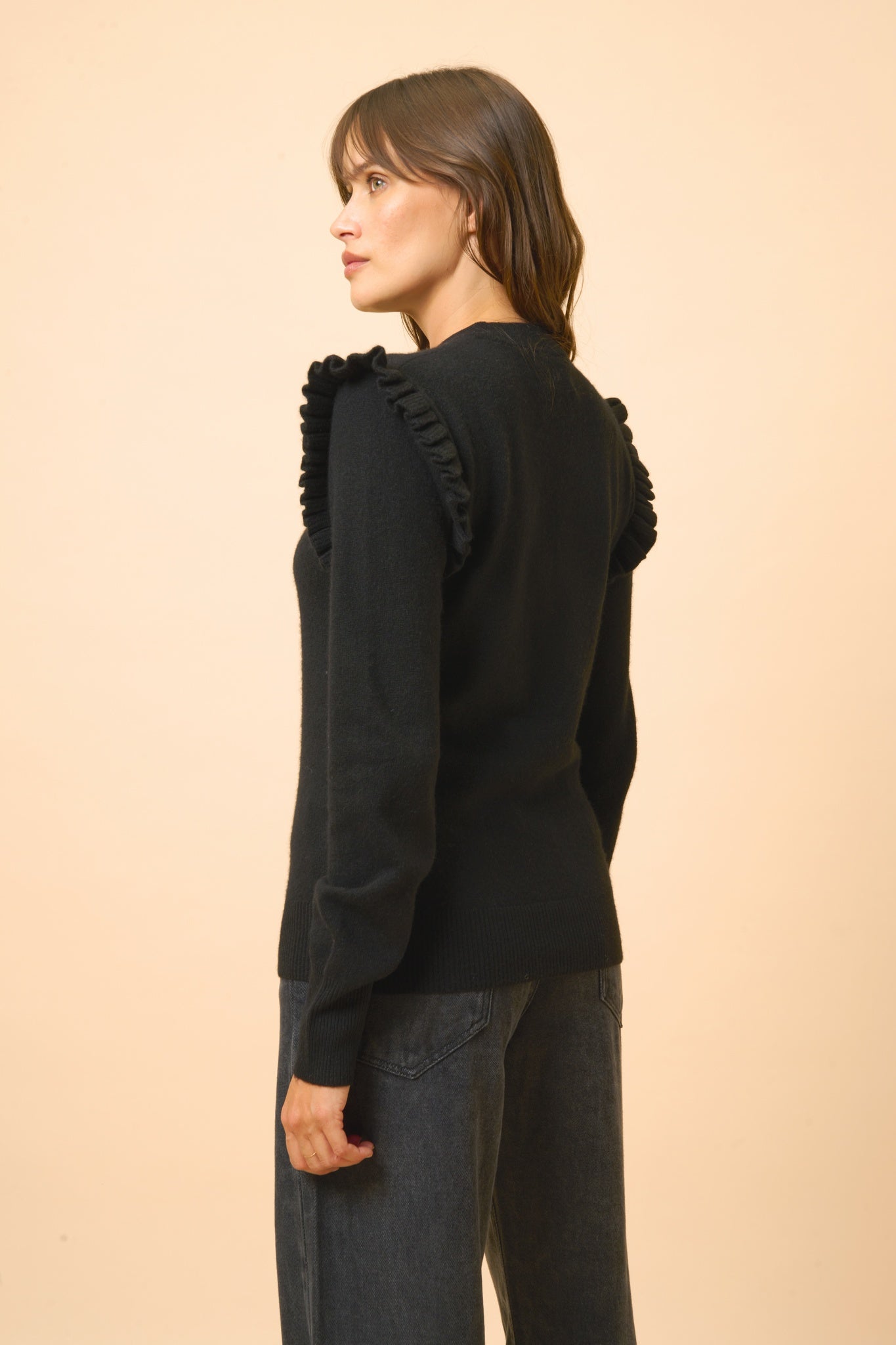BOXBURN black round-neck sweater