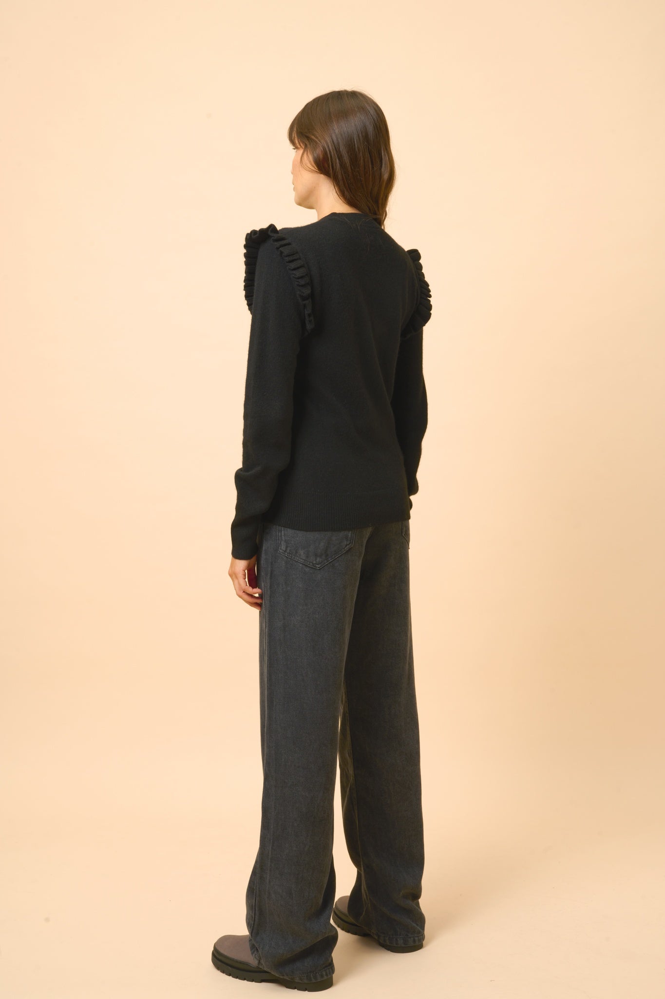 BOXBURN black round-neck sweater