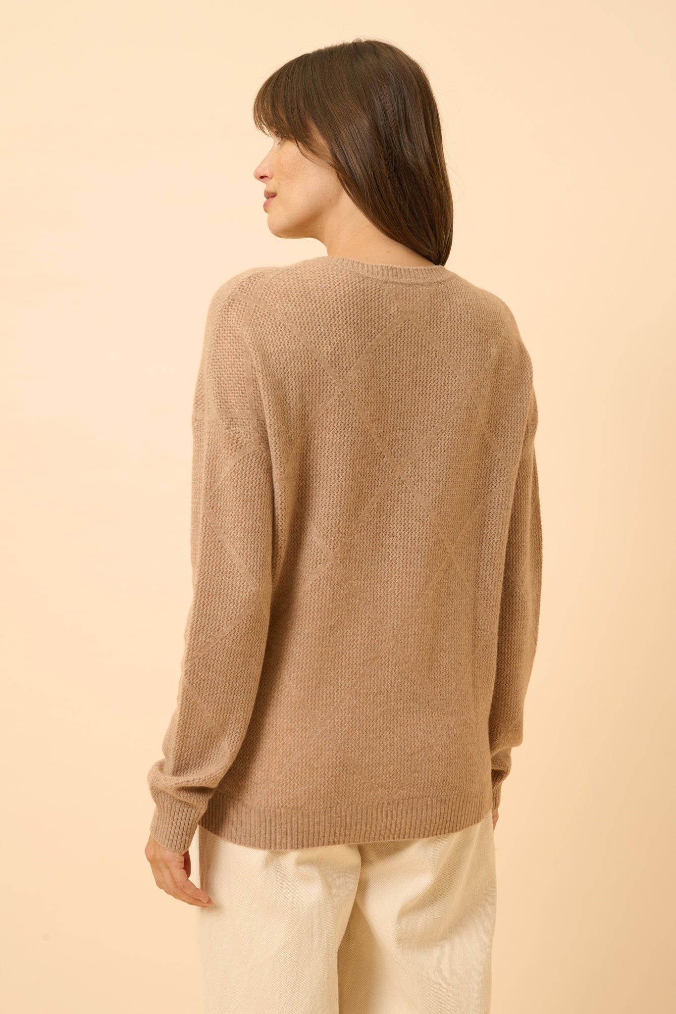 CAPUCINE pull col v camel chiné