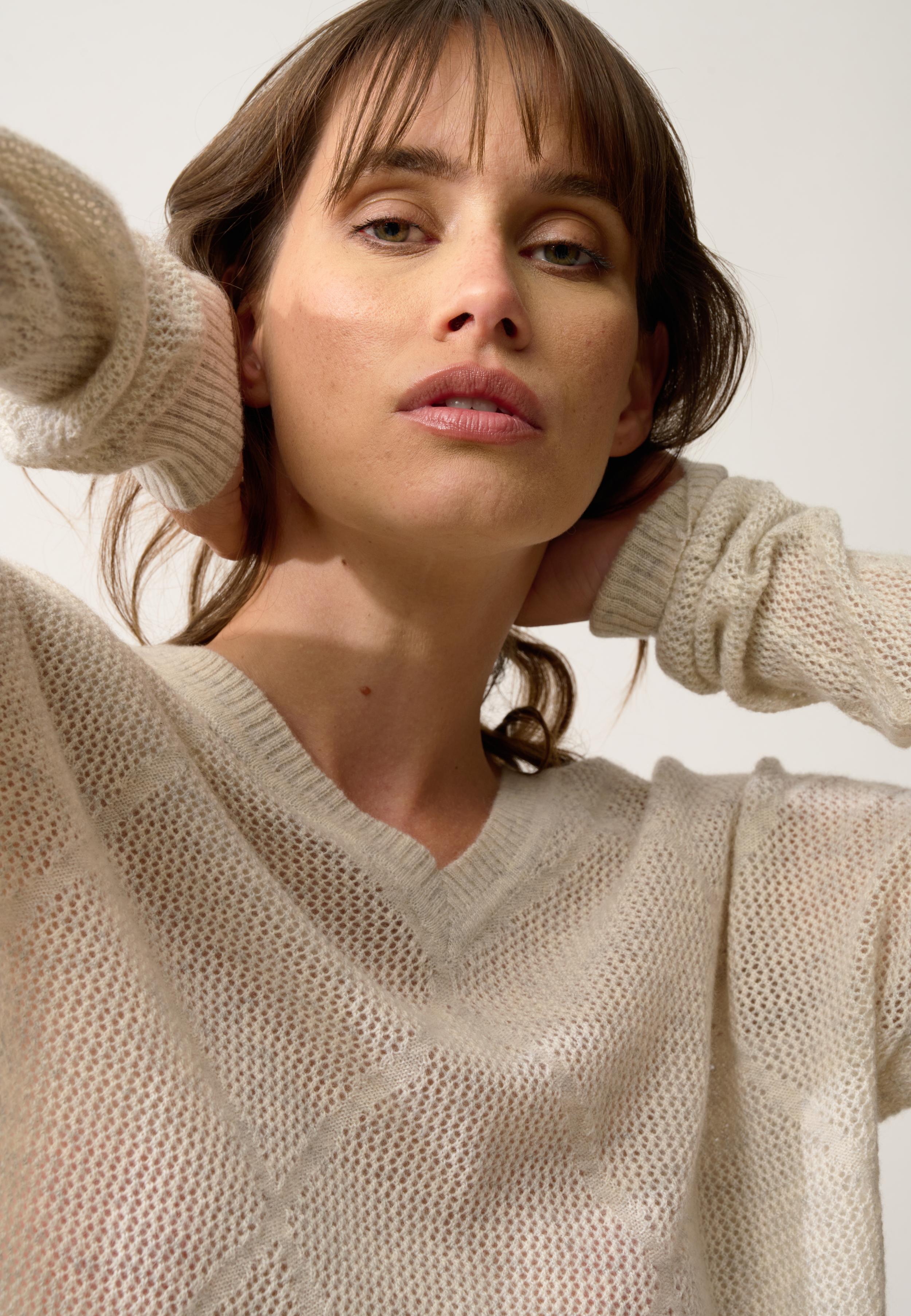 CAPUCINE pull col v gris perle chiné