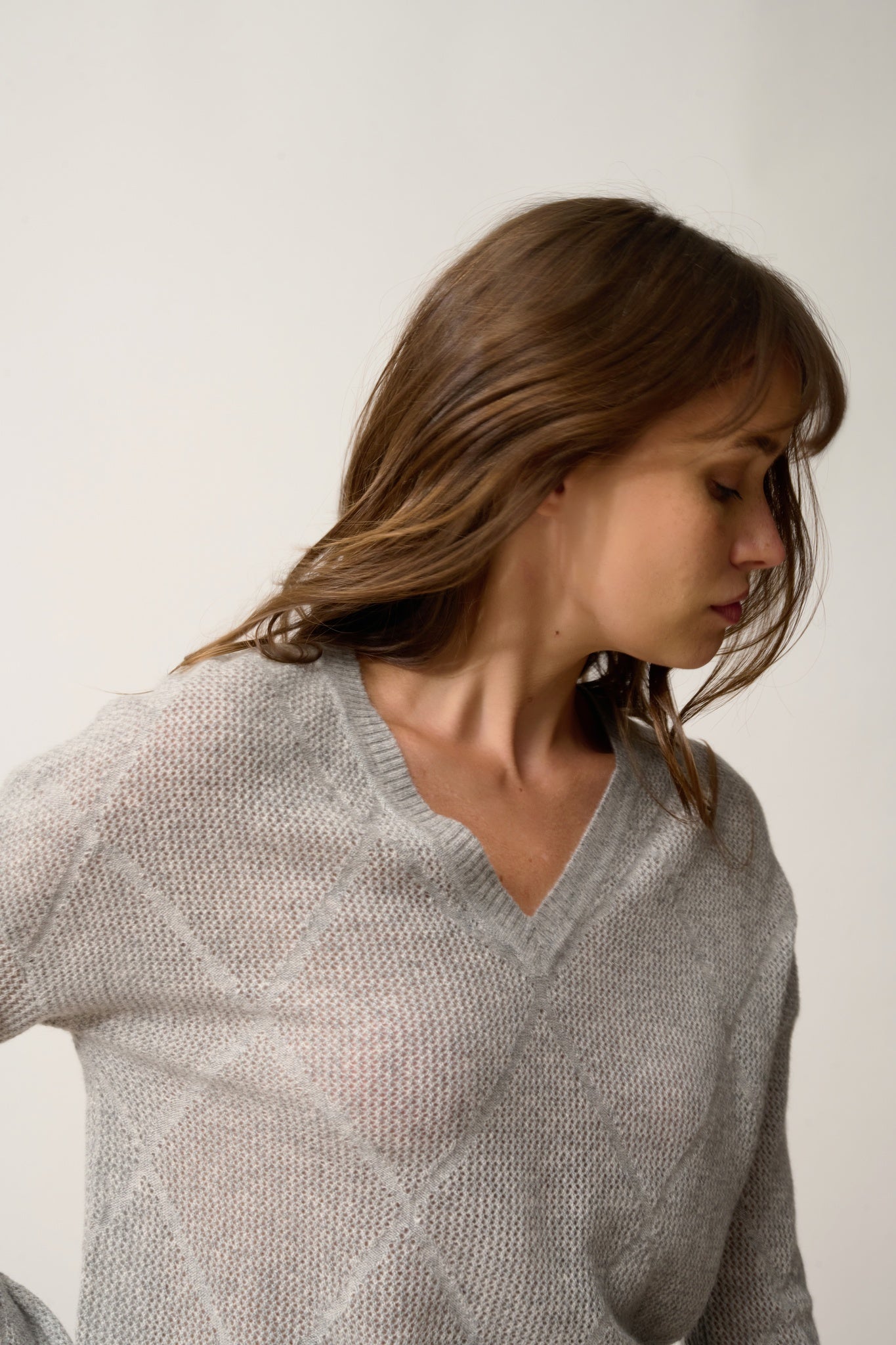 CAPUCINE cloudy v-neck sweater