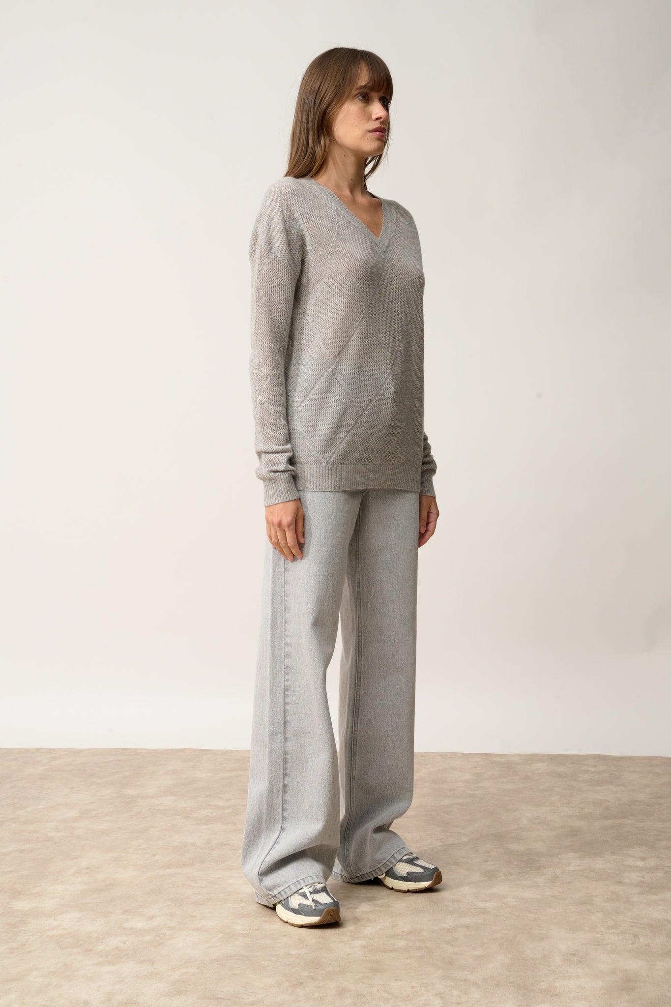CAPUCINE cloudy v-neck sweater