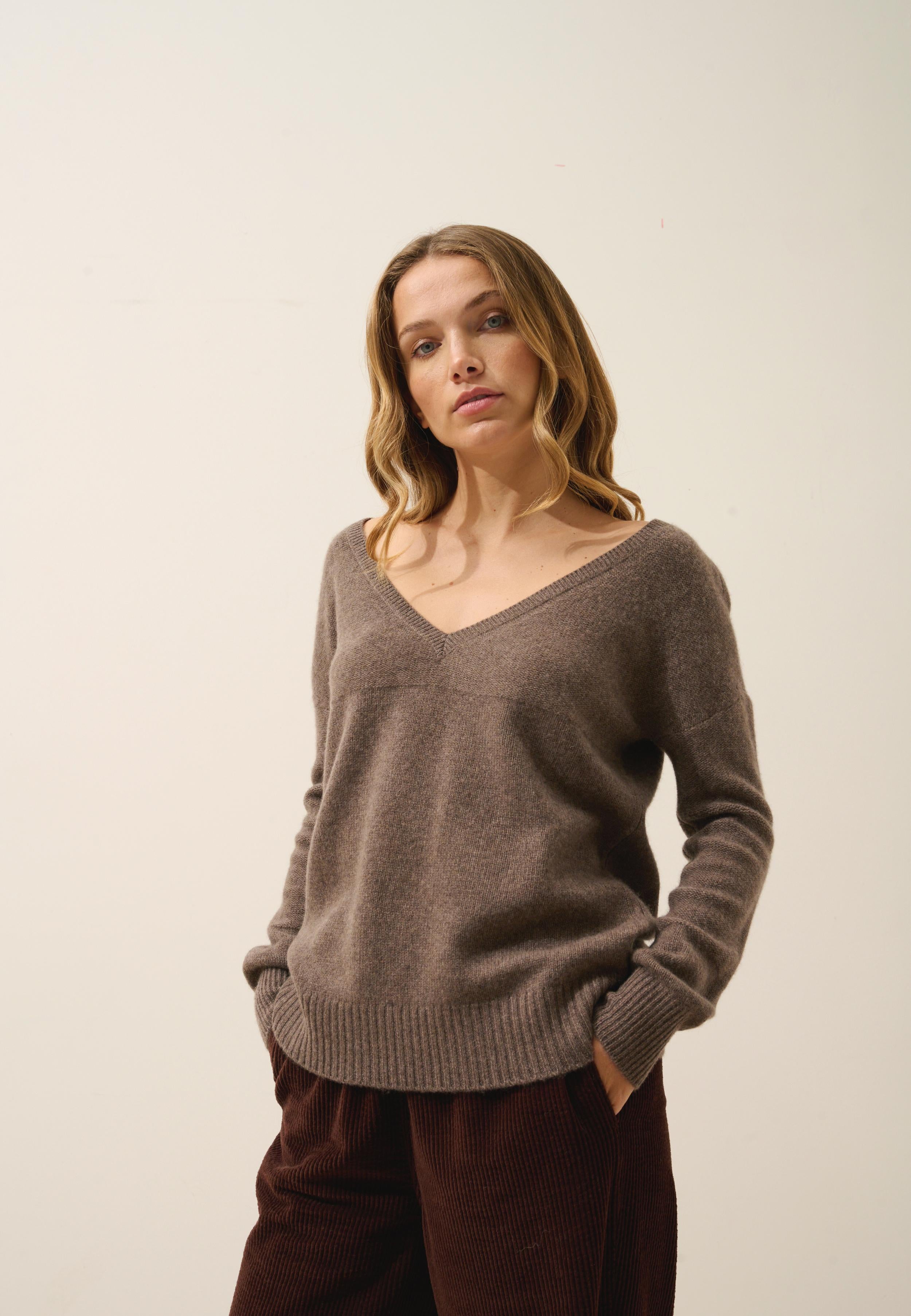 CASSIE pull col v taupe chiné