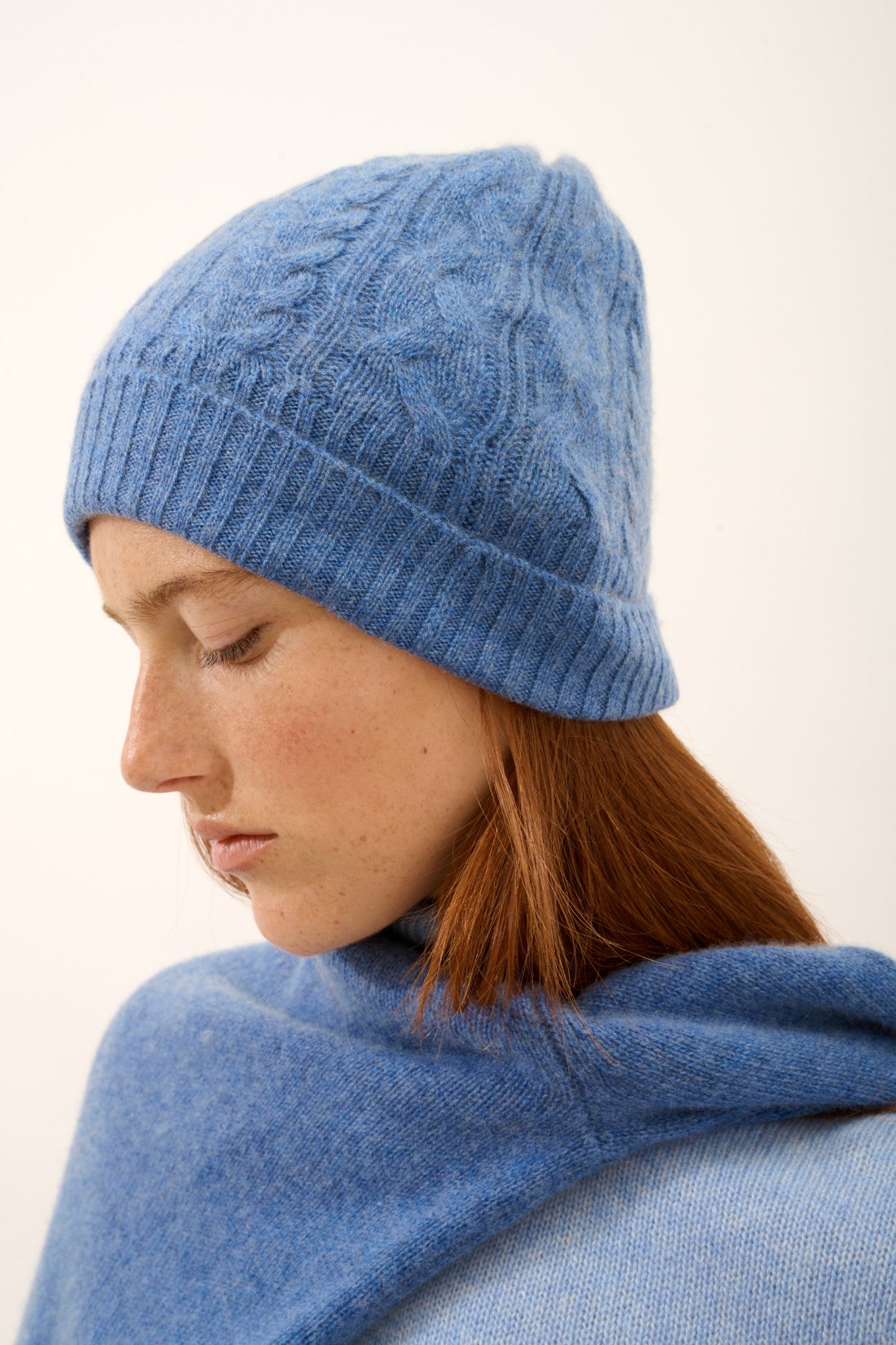 cleo bonnet 4 fils bleu denim 100% cachemire