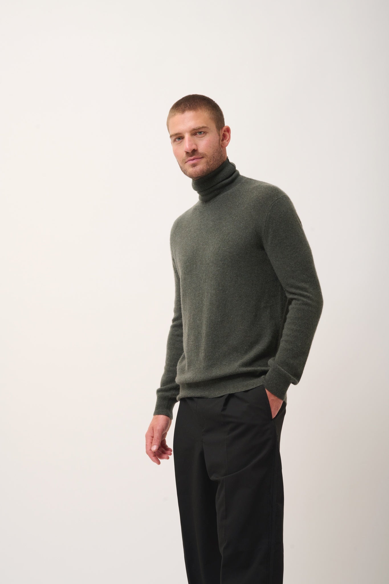 CONNOR pull col roulé kaki chiné