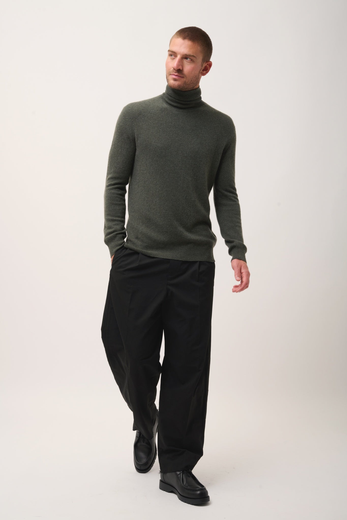 CONNOR pull col roulé kaki chiné