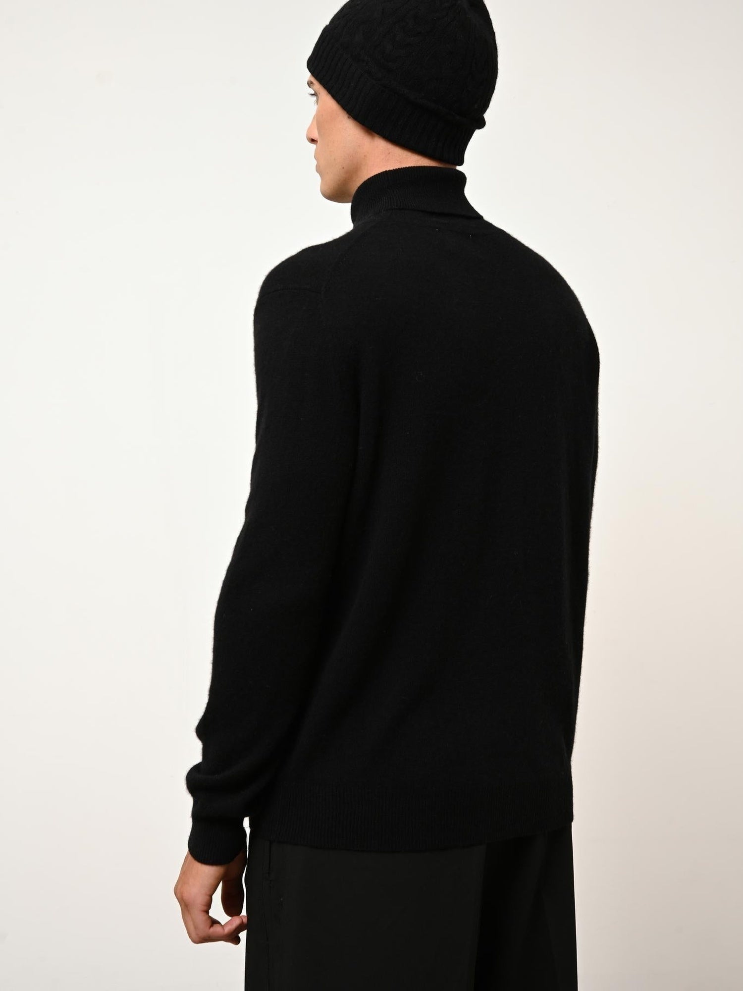 CONNOR pull col roulé noir