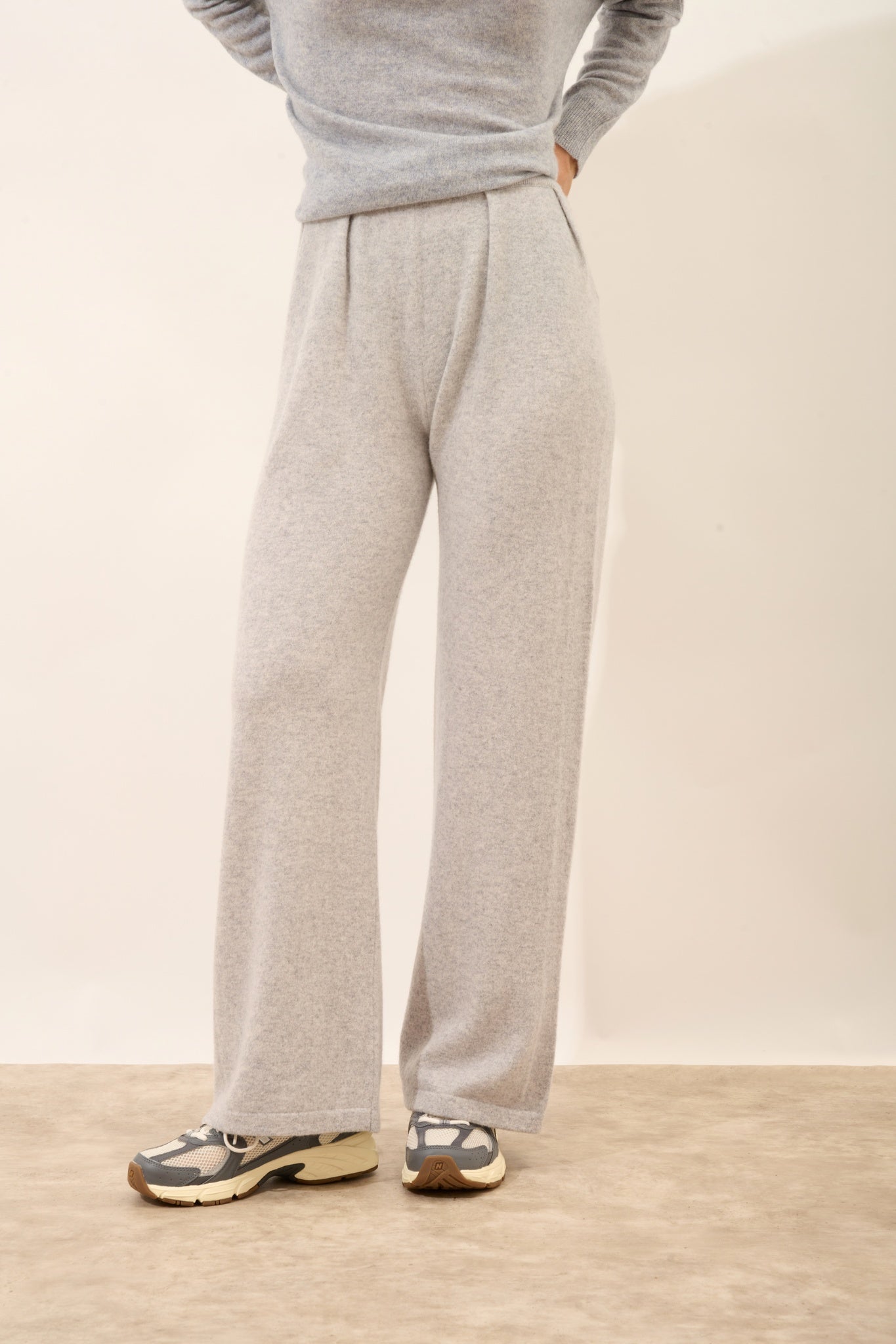 DAPHNE wide-leg pants in light gray heather