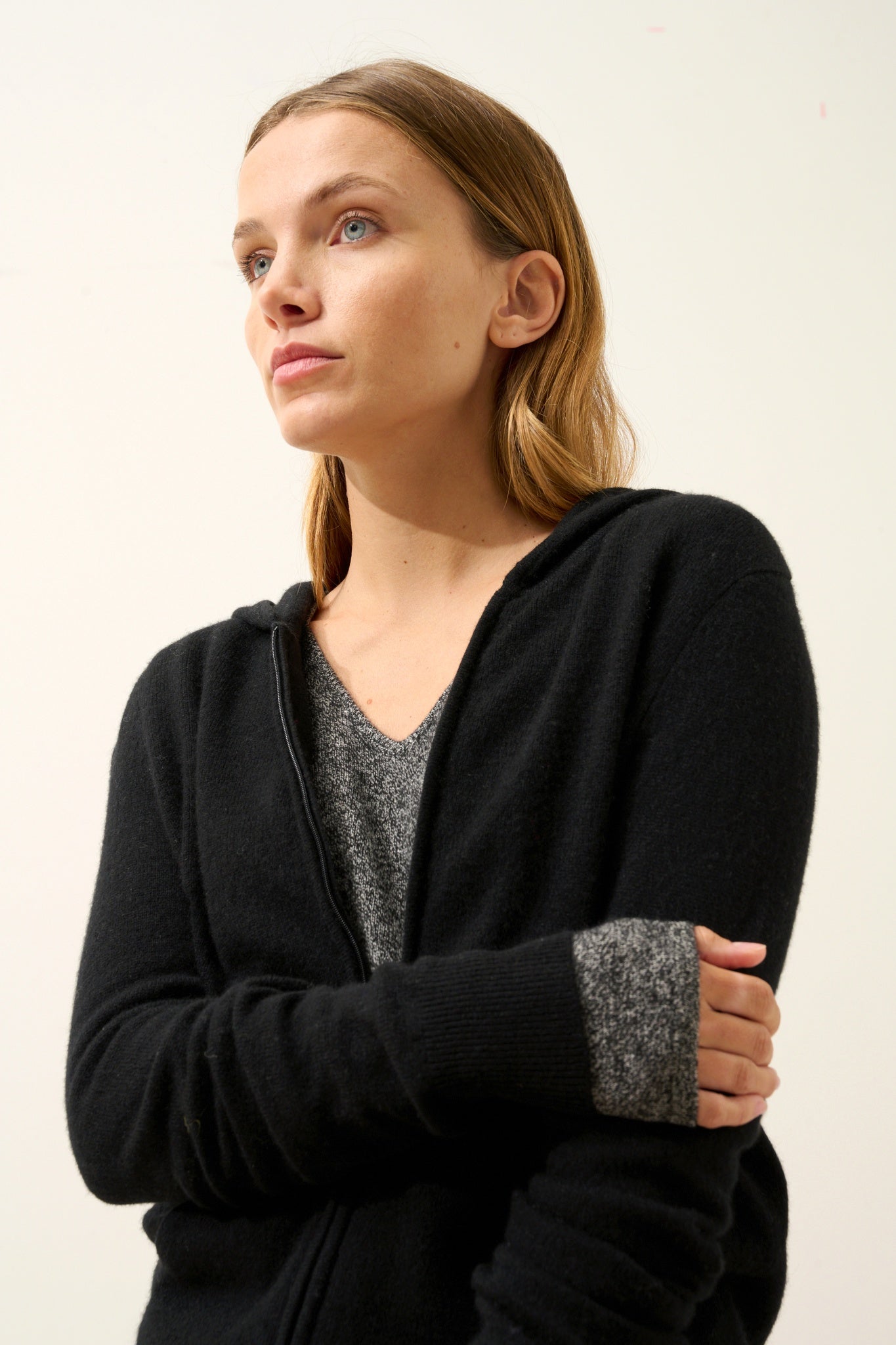 DEBBIE gilet col zippé capuche noir