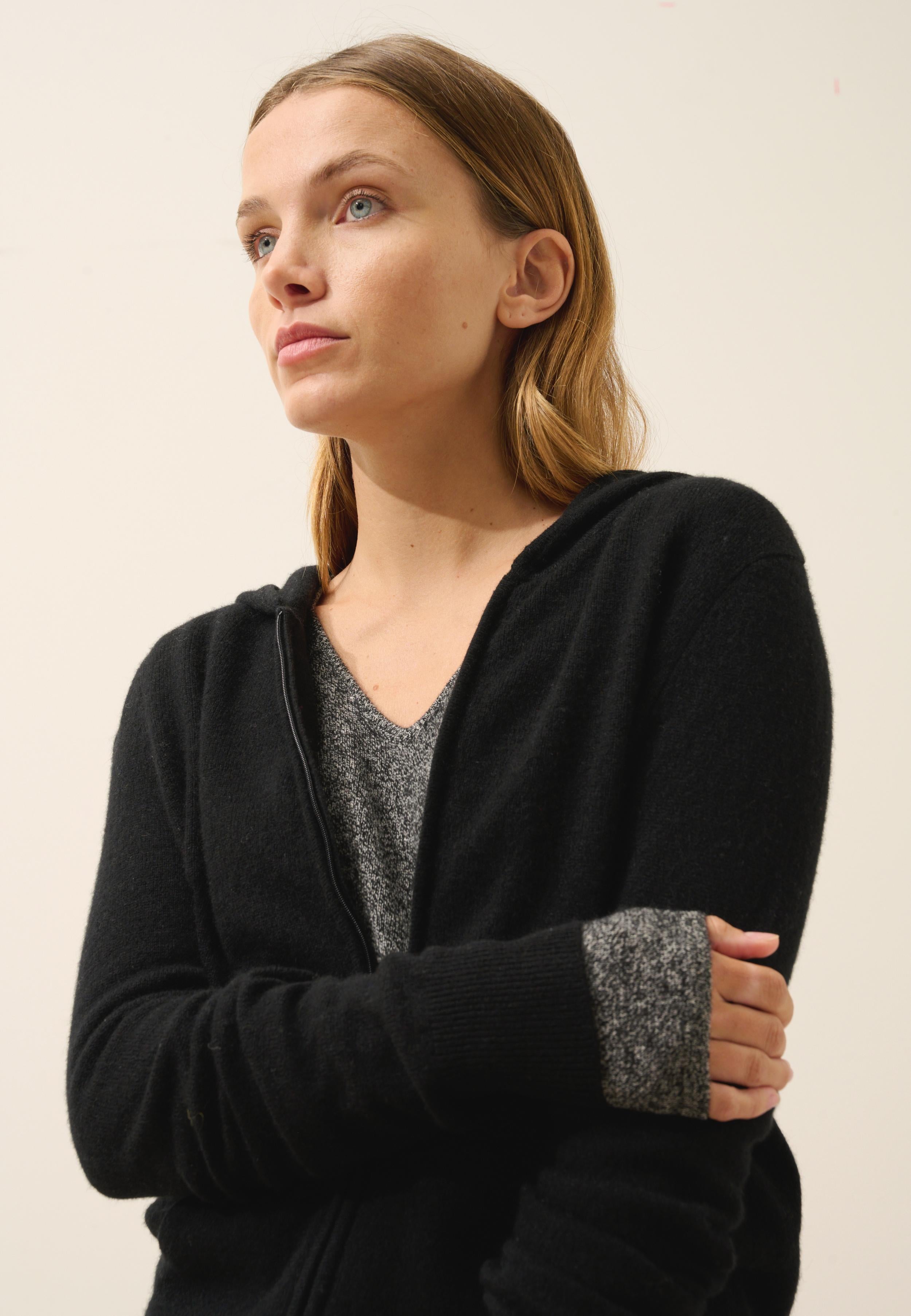 DEBBIE gilet col zippé capuche noir