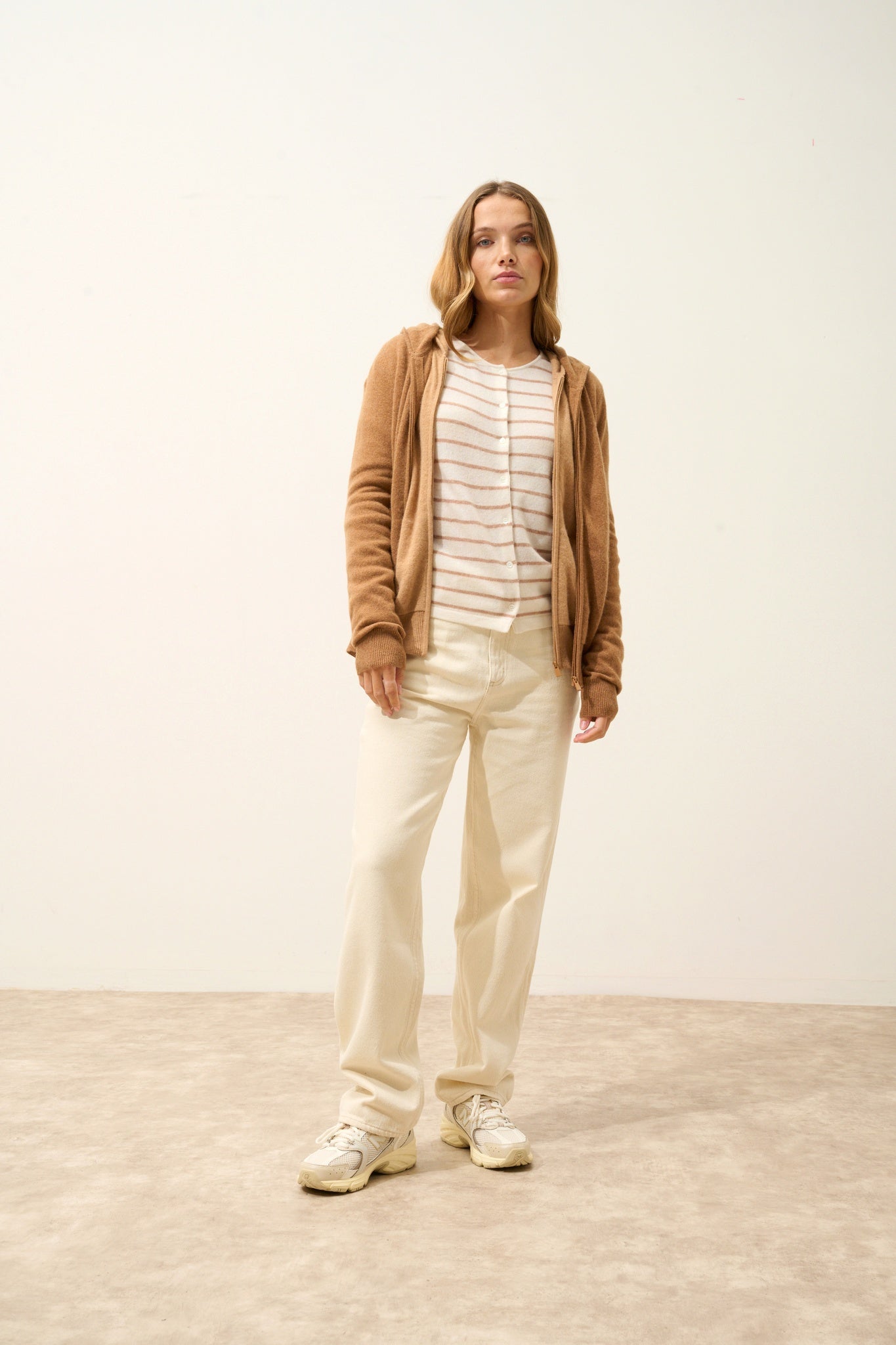 DEBBIE gilet col zippé capuche noisette