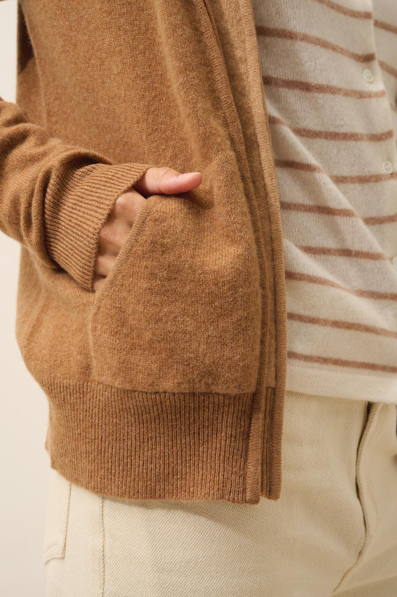 DEBBIE gilet col zippé capuche noisette