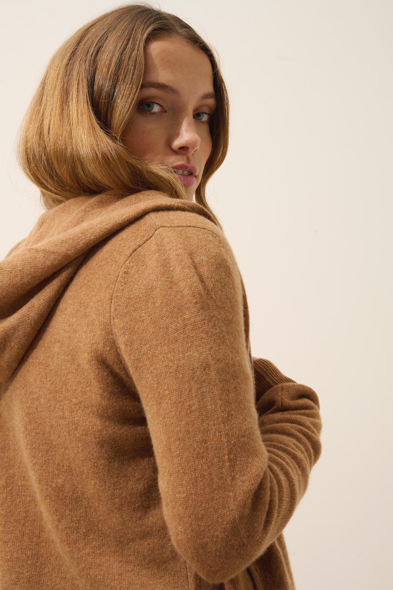 DEBBIE gilet col zippé capuche noisette