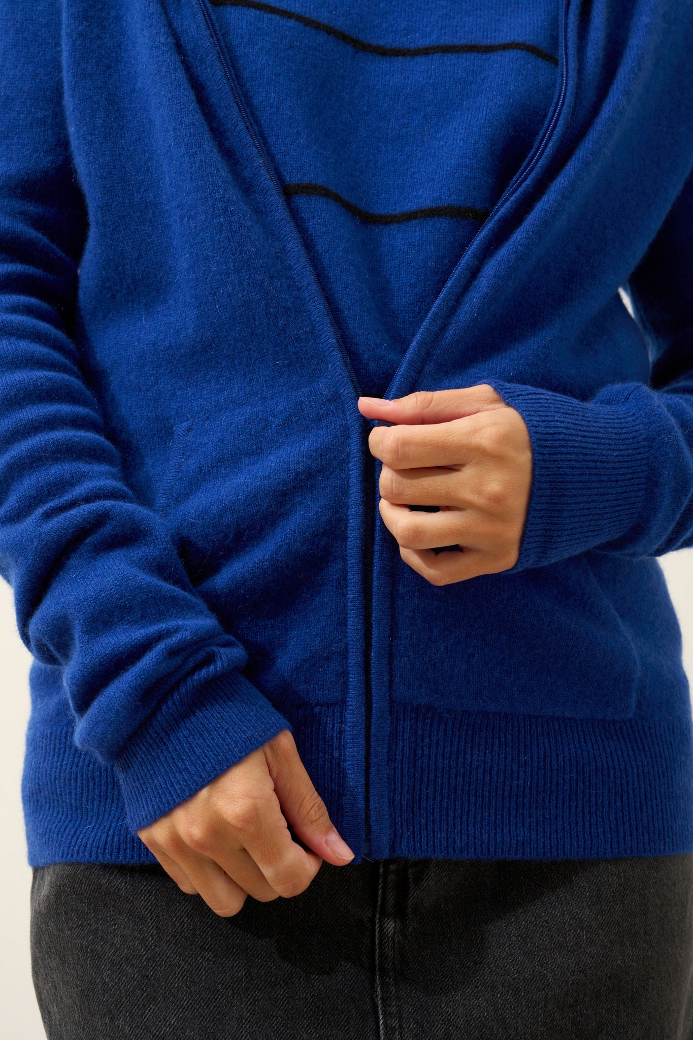 DEBBIE gilet col zippé capuche outremer