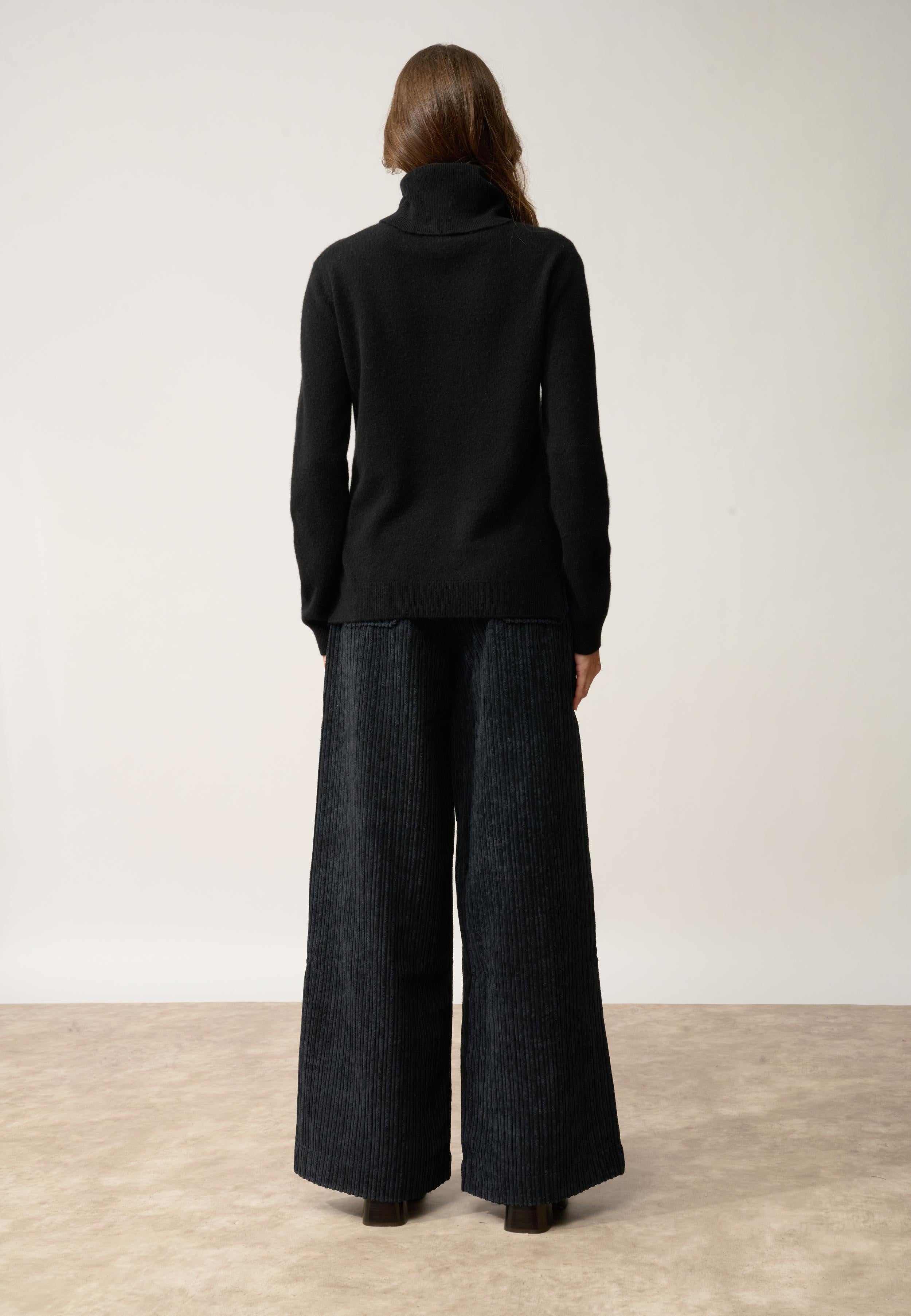 DONATELLA pull col roulé noir