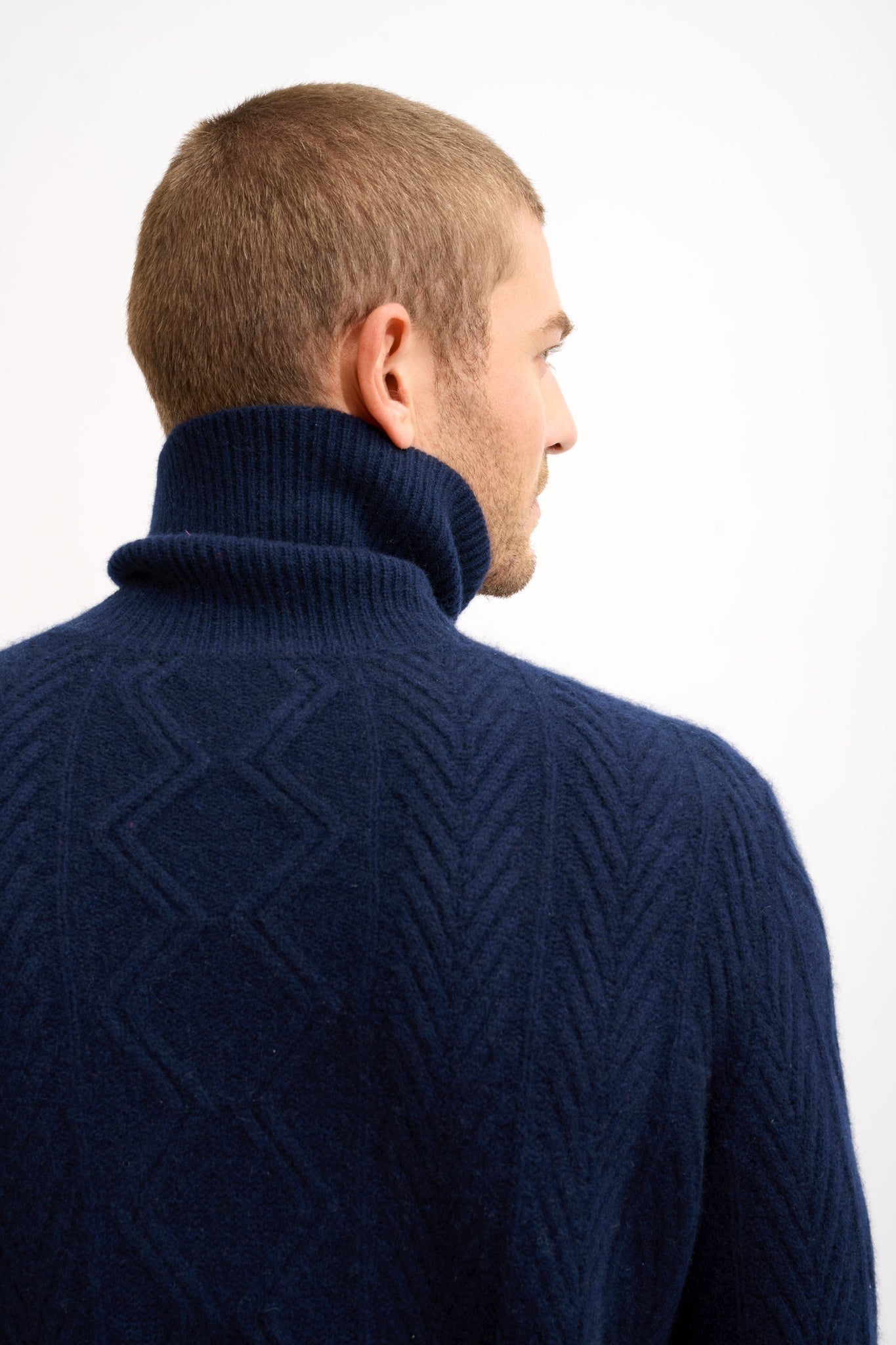 DORJE pull col roulé navy