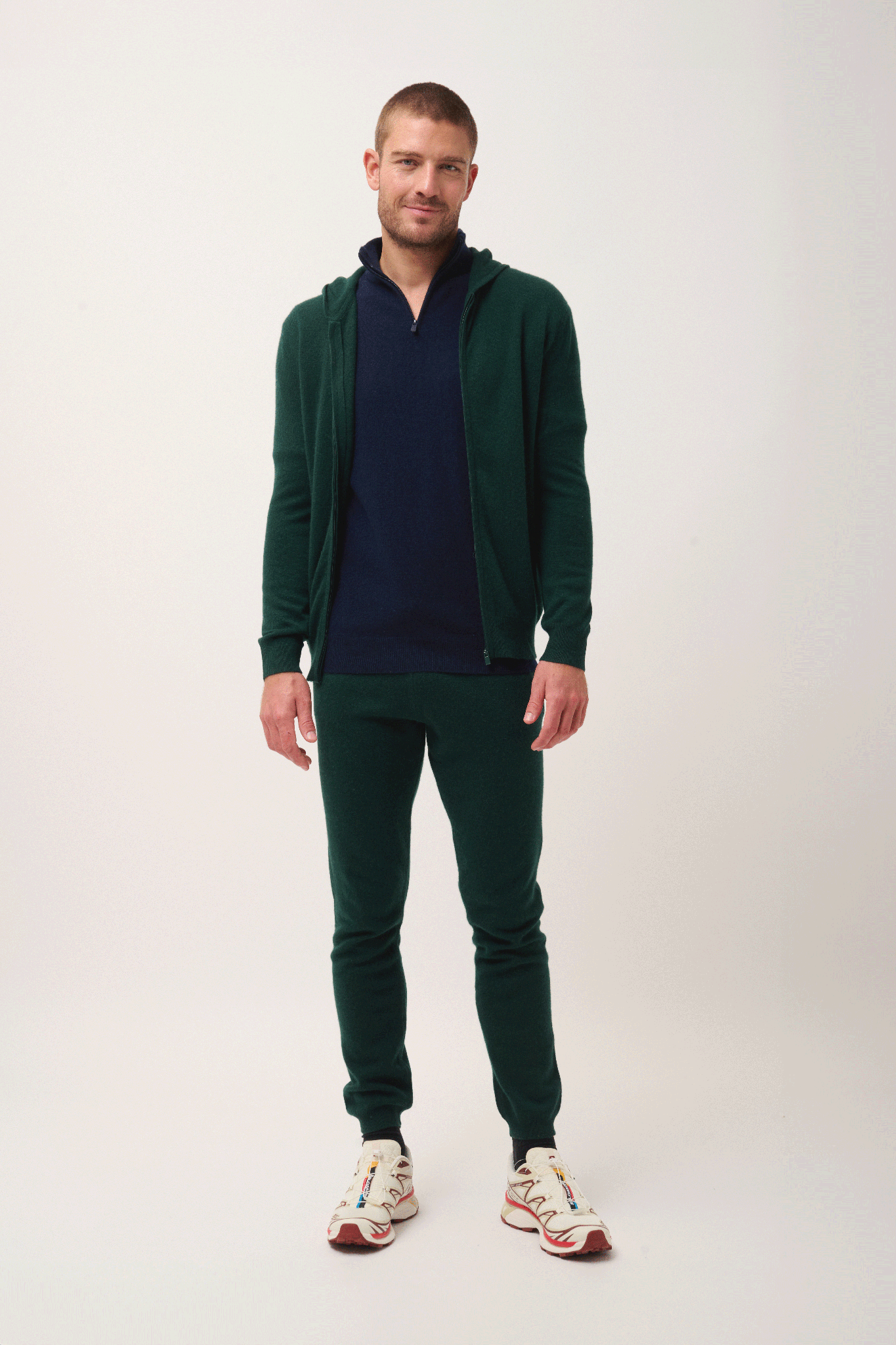 ELLIOT gilet col zippé capuche cyprès