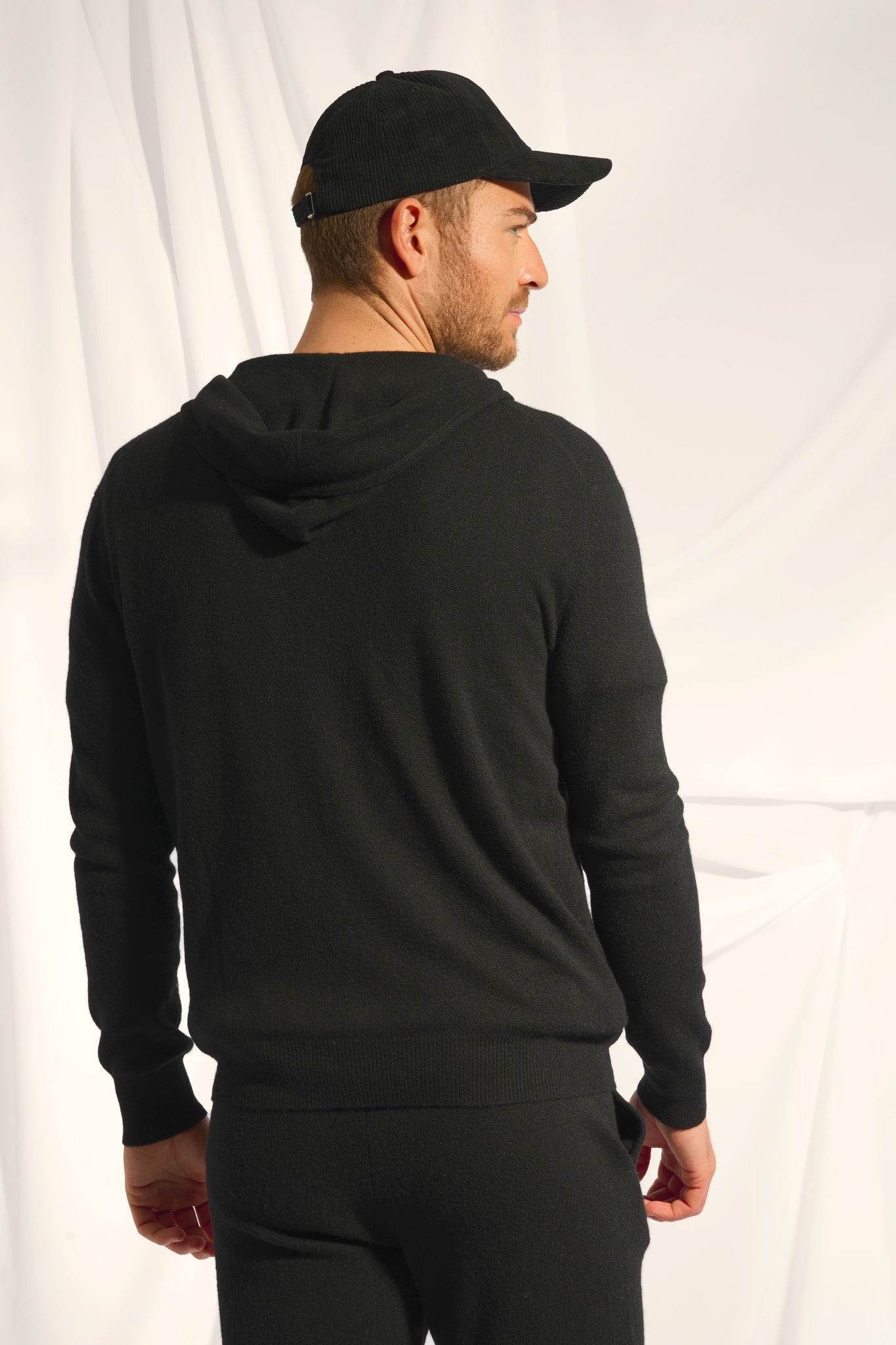 ELLIOT gilet col zippé capuche noir