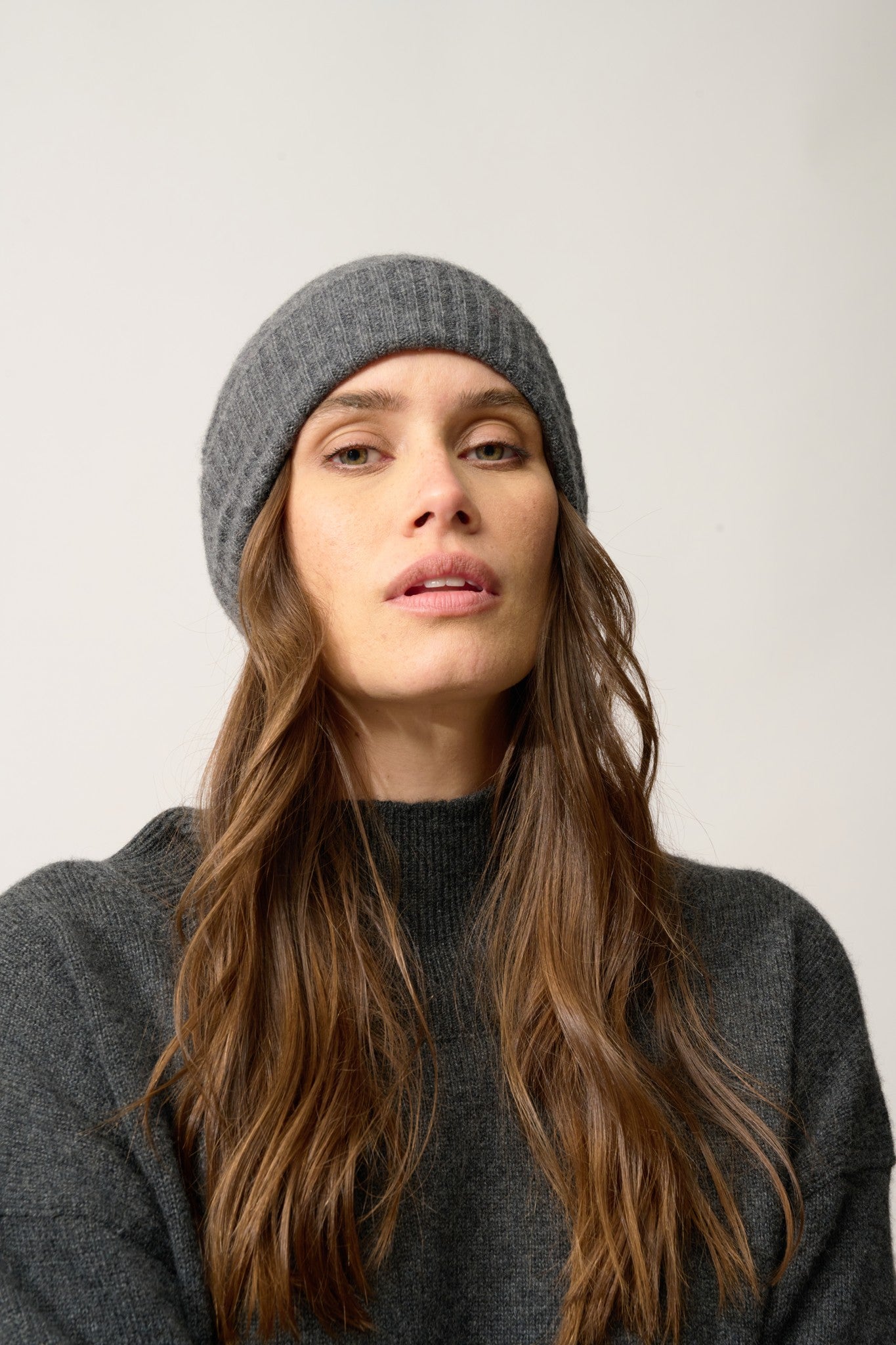 ember bonnet 4 fils anthracite chiné 100% cachemire