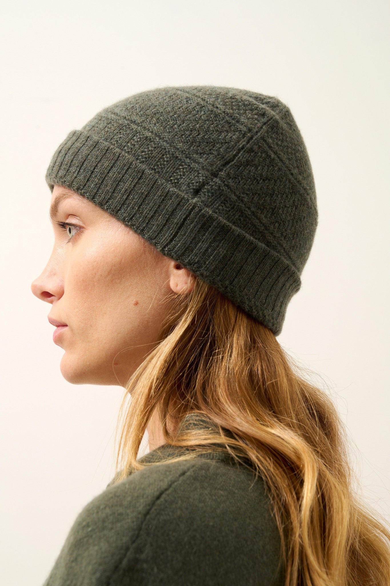 ember bonnet 4 fils kaki chiné 100% cachemire