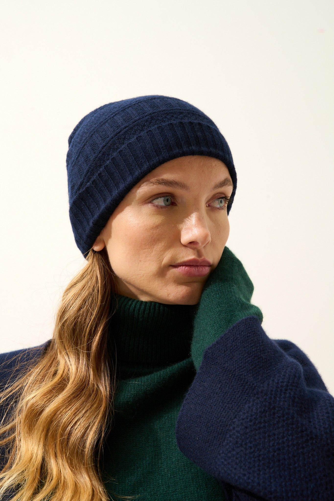 ember bonnet 4 fils navy 100% cachemire