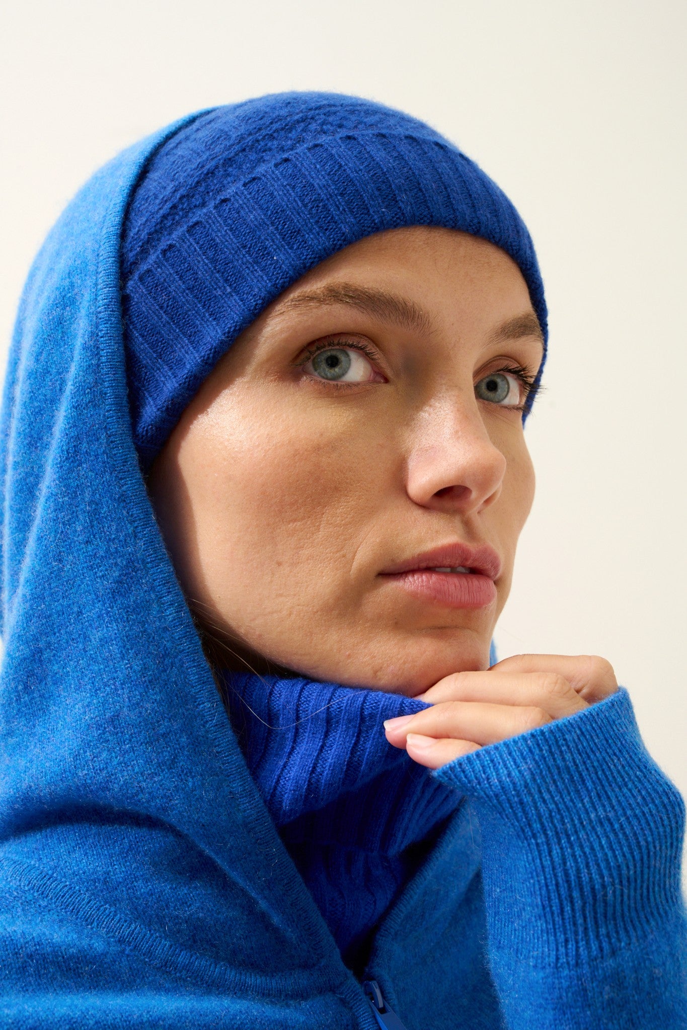 ember bonnet 4 fils outremer 100% cachemire