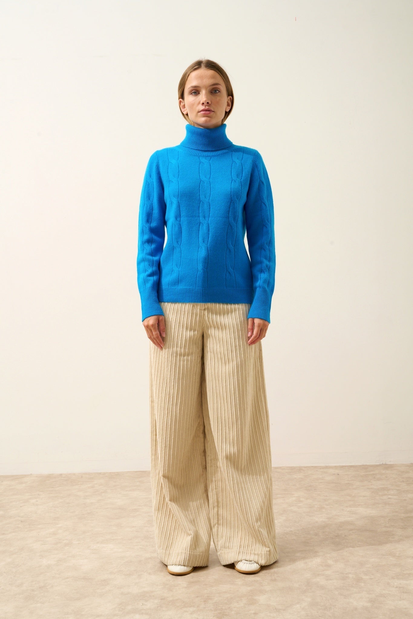 ESTELLE pull col roulé azur